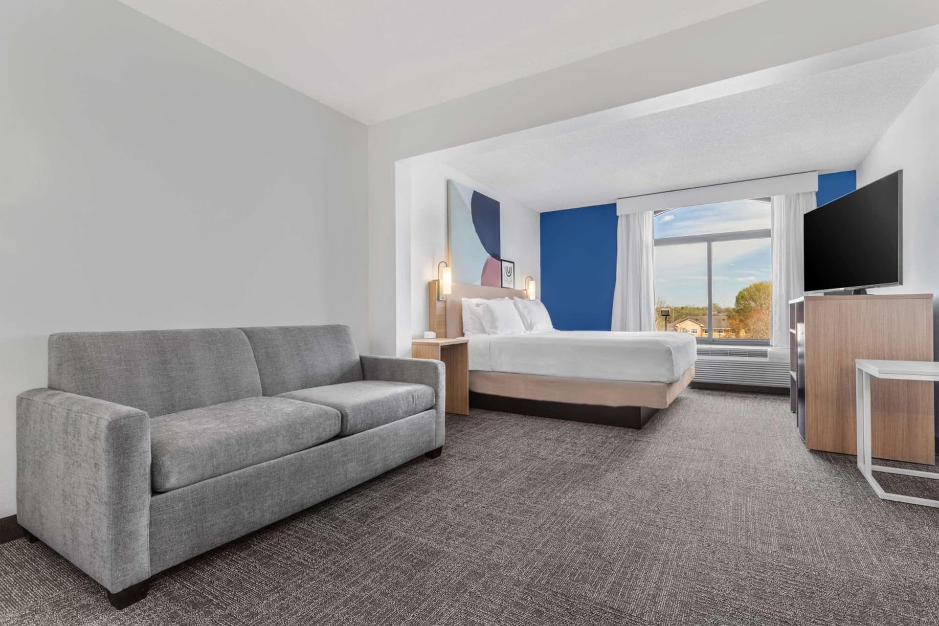 Spark By Hilton Charlotte Tyvola I-77 property views in Charlotte, NC — gallery photo 3