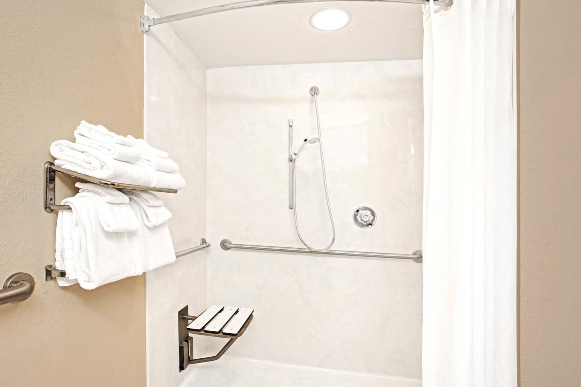 Microtel Inn and Suites by Wyndham - Lady Lake/ The Villages gallery photo in The Villages, FL — image 65