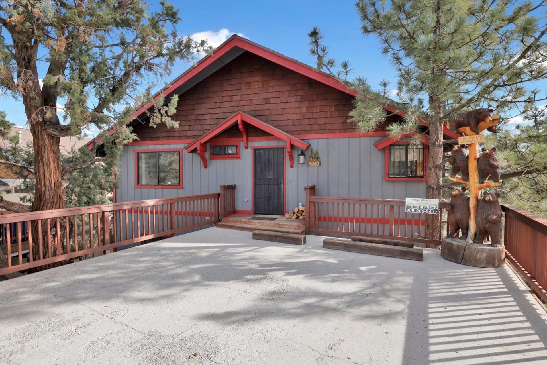Lazy llama lodge #2150 interior in Big Bear City, CA — gallery photo 2