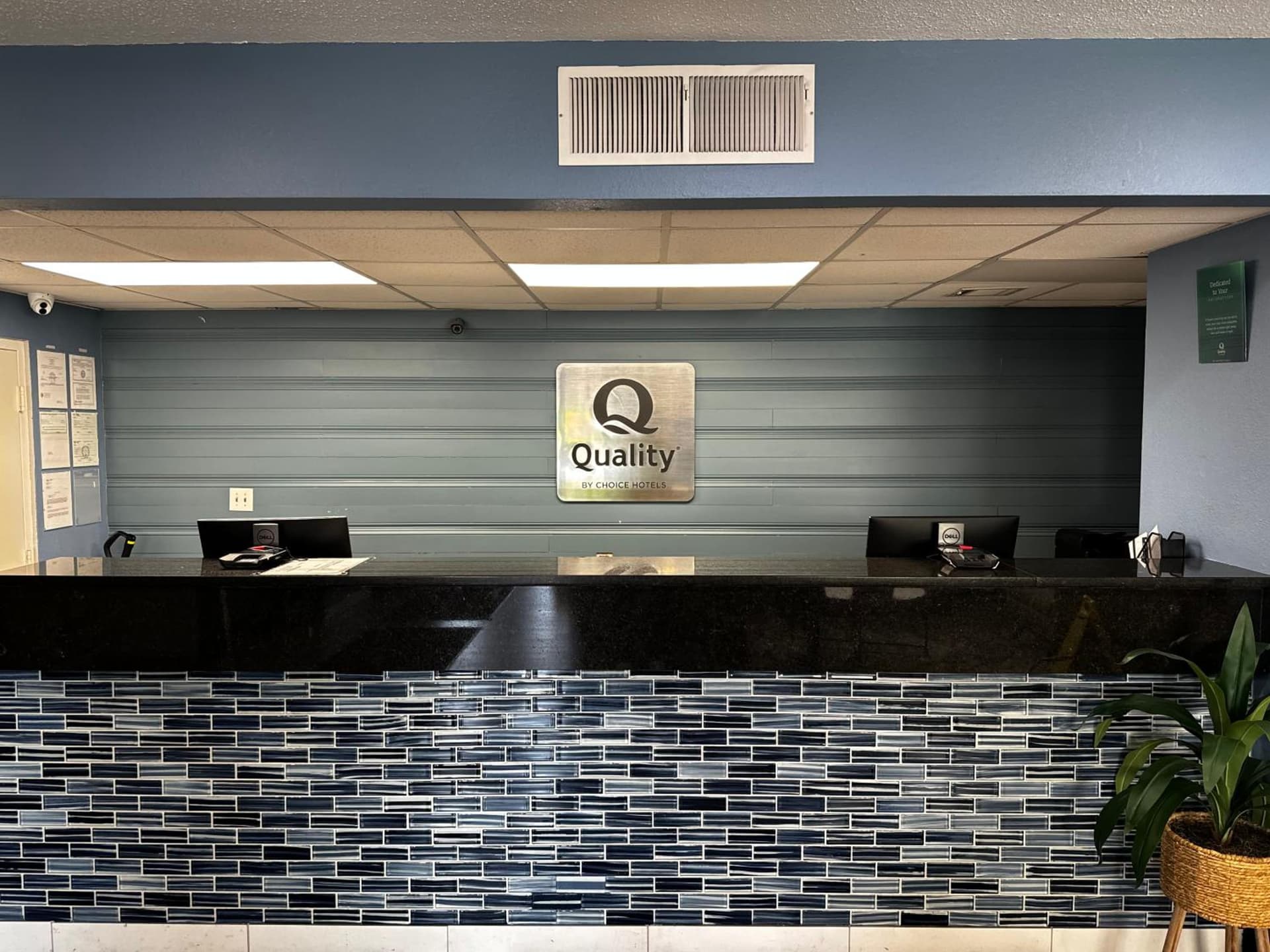 Quality Inn & Suites interior in Cincinnati, OH — gallery photo 2