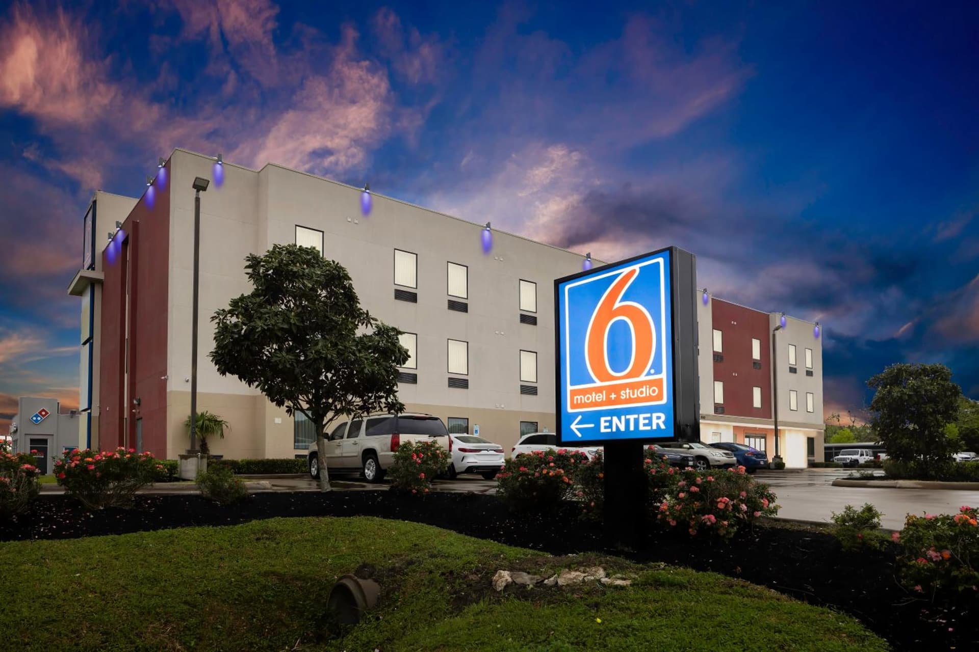 Studio 6 Suites Texas City, TX I 45 South featured exterior or lobby in Texas City, TX — similar hotel