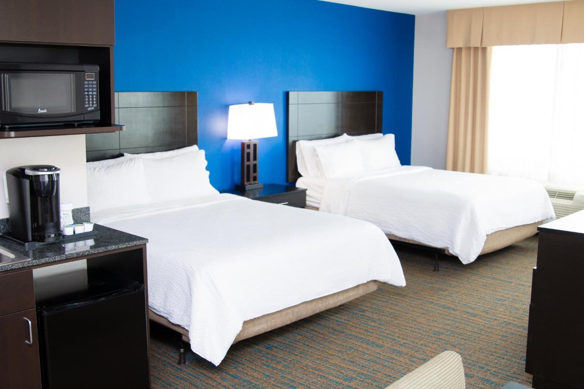 Holiday Inn Express & Suites Bakersfield Airport by IHG gallery photo in Bakersfield, CA — image 25