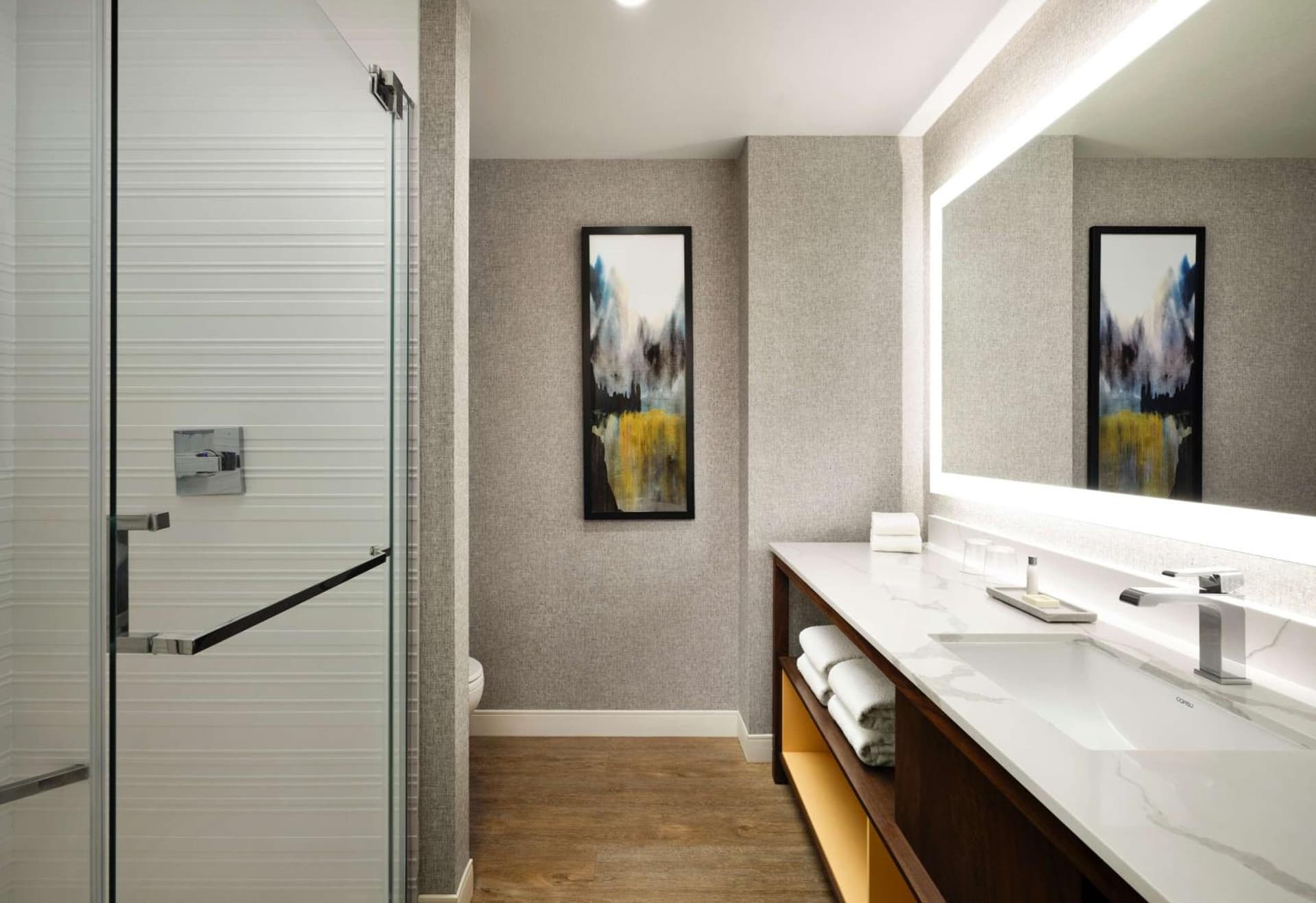 Hotel Centro Sonoma Wine Country, Tapestry Collection Hilton gallery photo in Rohnert Park, CA — image 9