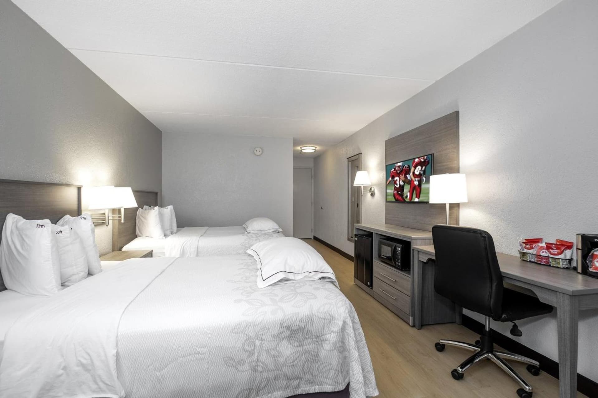 Red Roof Inn PLUS Boston - Mansfield - Foxboro interior in Mansfield, MA — gallery photo 2