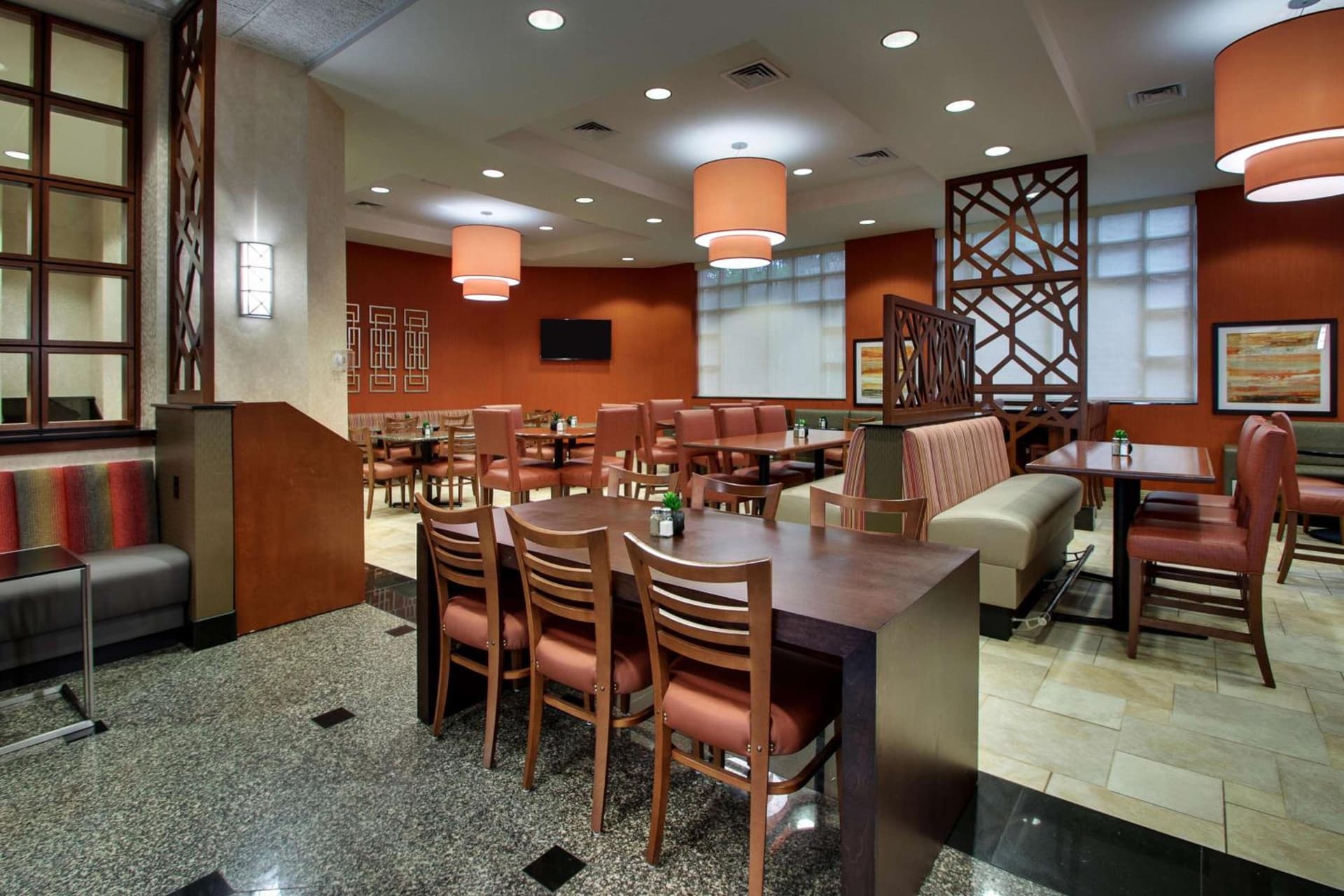 Drury Inn & Suites Charlotte Northlake gallery photo in Charlotte, NC — image 49