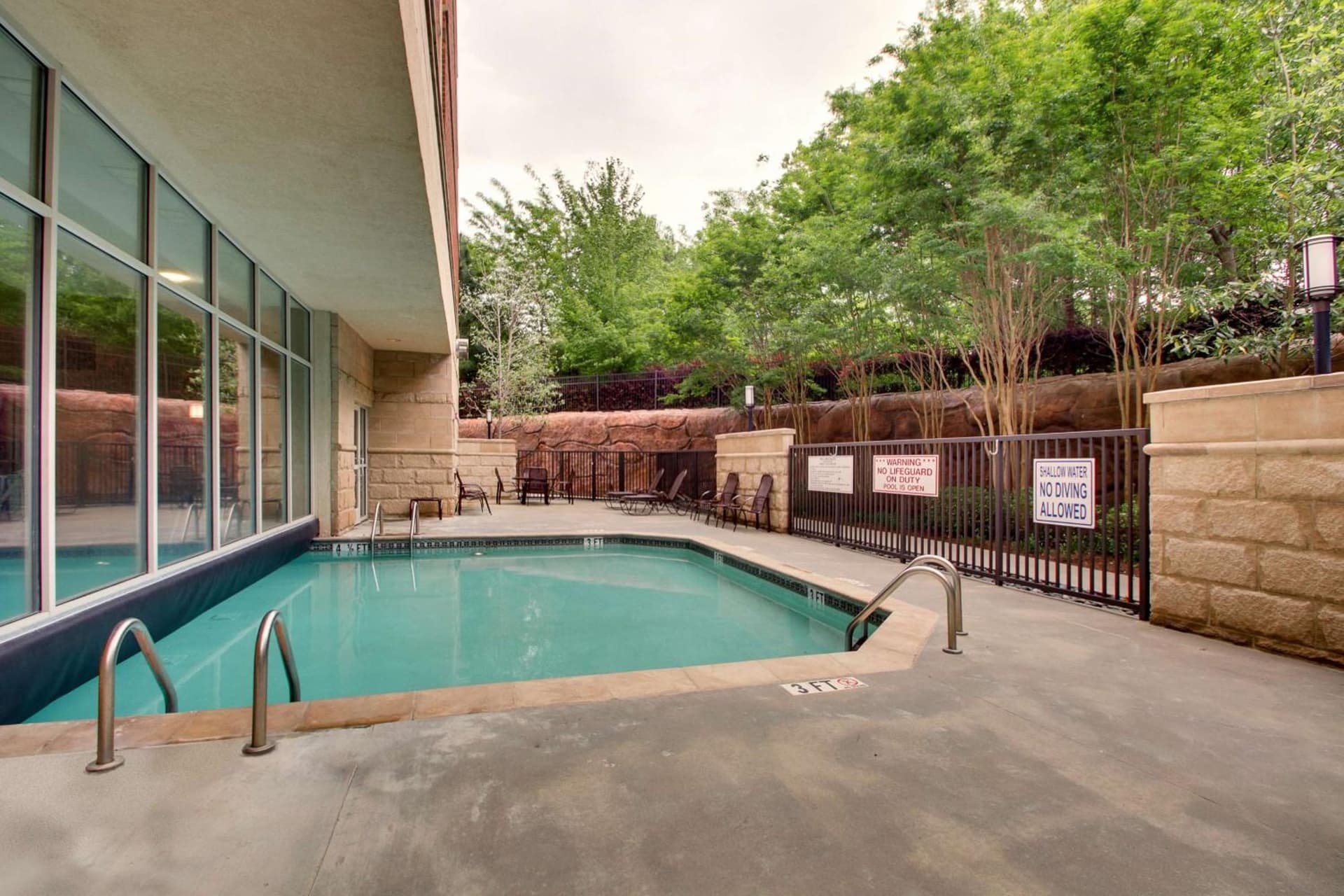 Drury Inn & Suites Charlotte Northlake gallery photo in Charlotte, NC — image 58