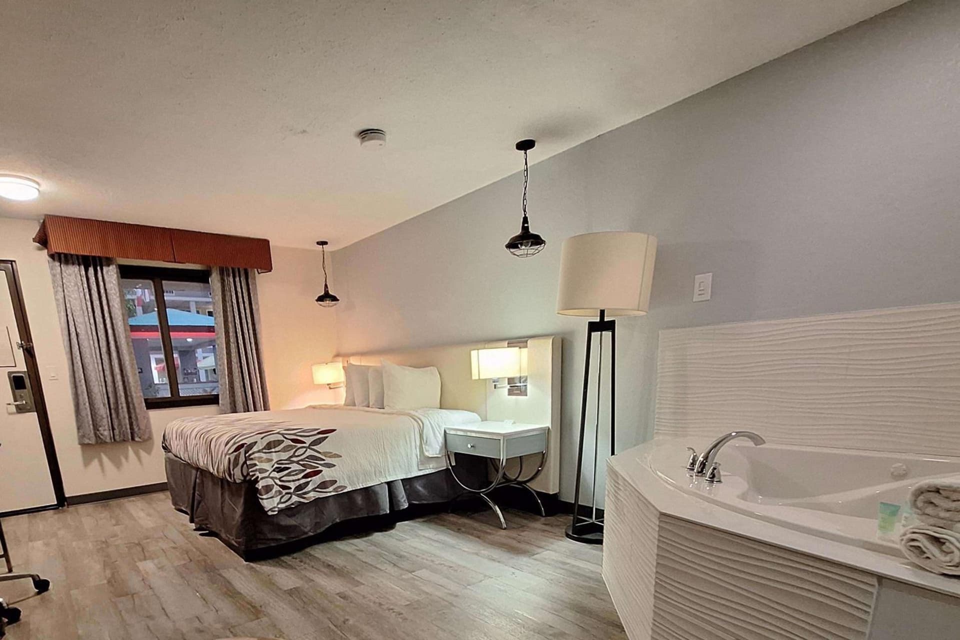 Travelodge by Wyndham Indianapolis Speedway gallery photo in Indianapolis, IN — image 11