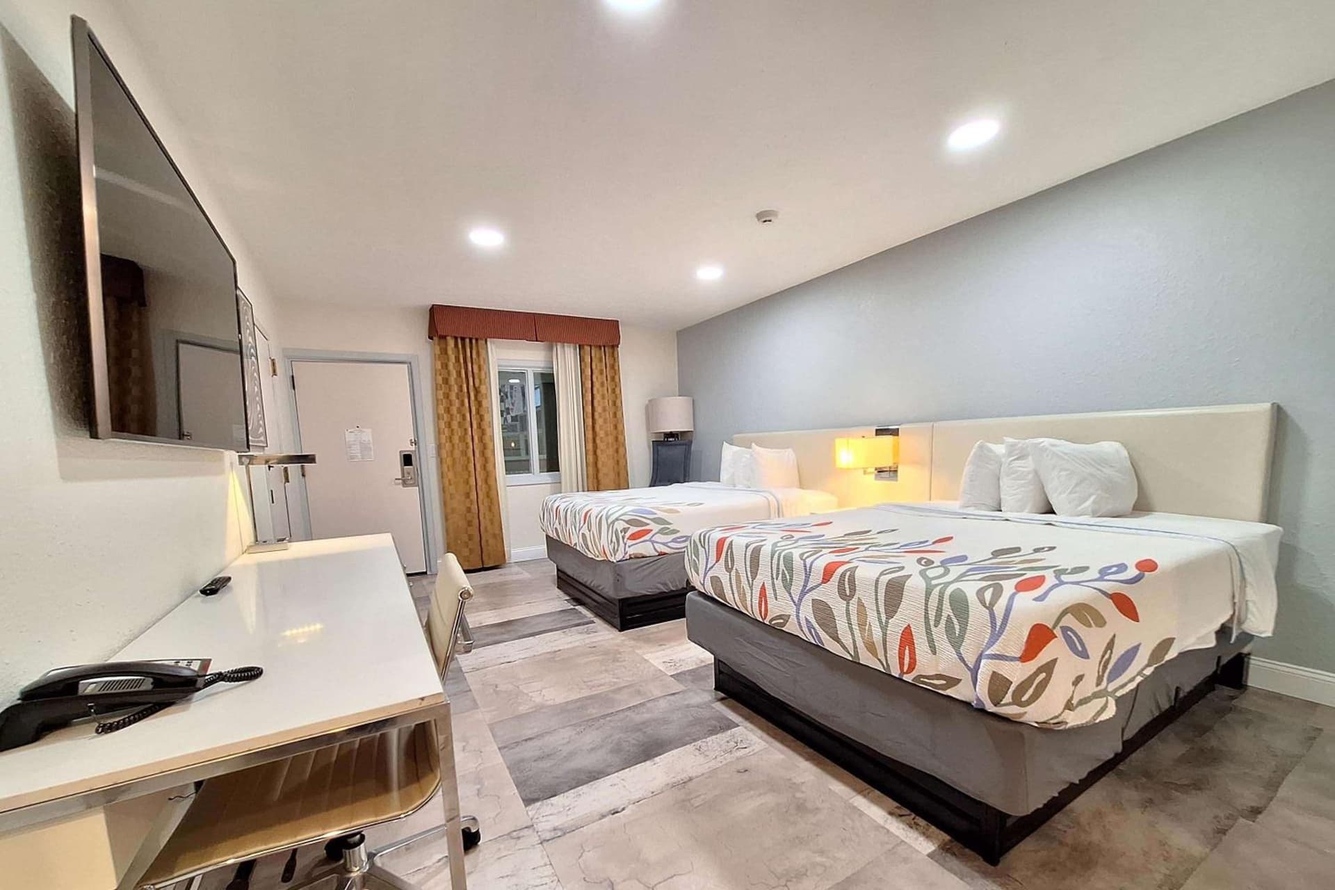 Travelodge by Wyndham Indianapolis Speedway gallery photo in Indianapolis, IN — image 10