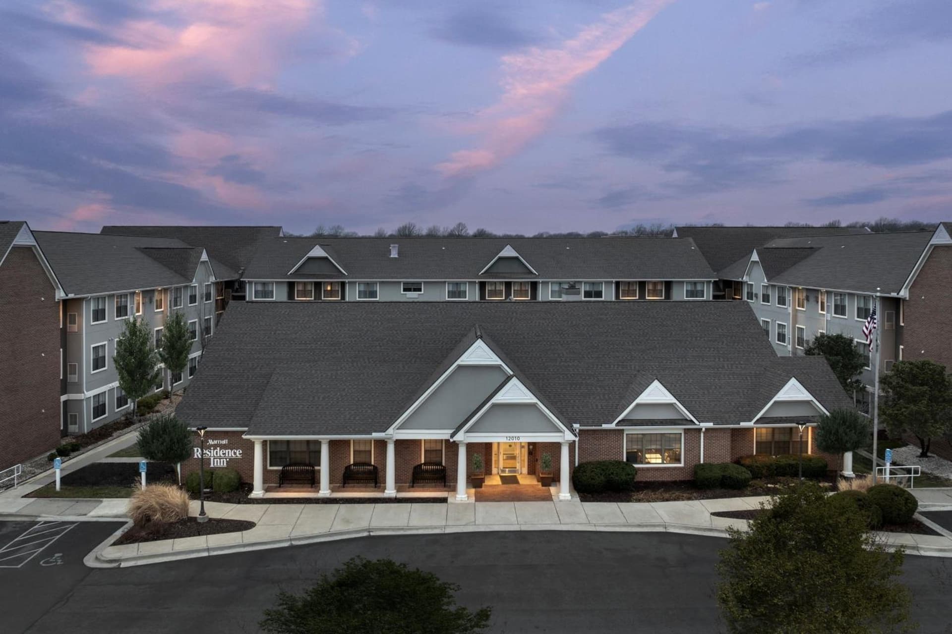 Residence Inn Kansas City Overland Park interior in Overland Park, KS — gallery photo 2
