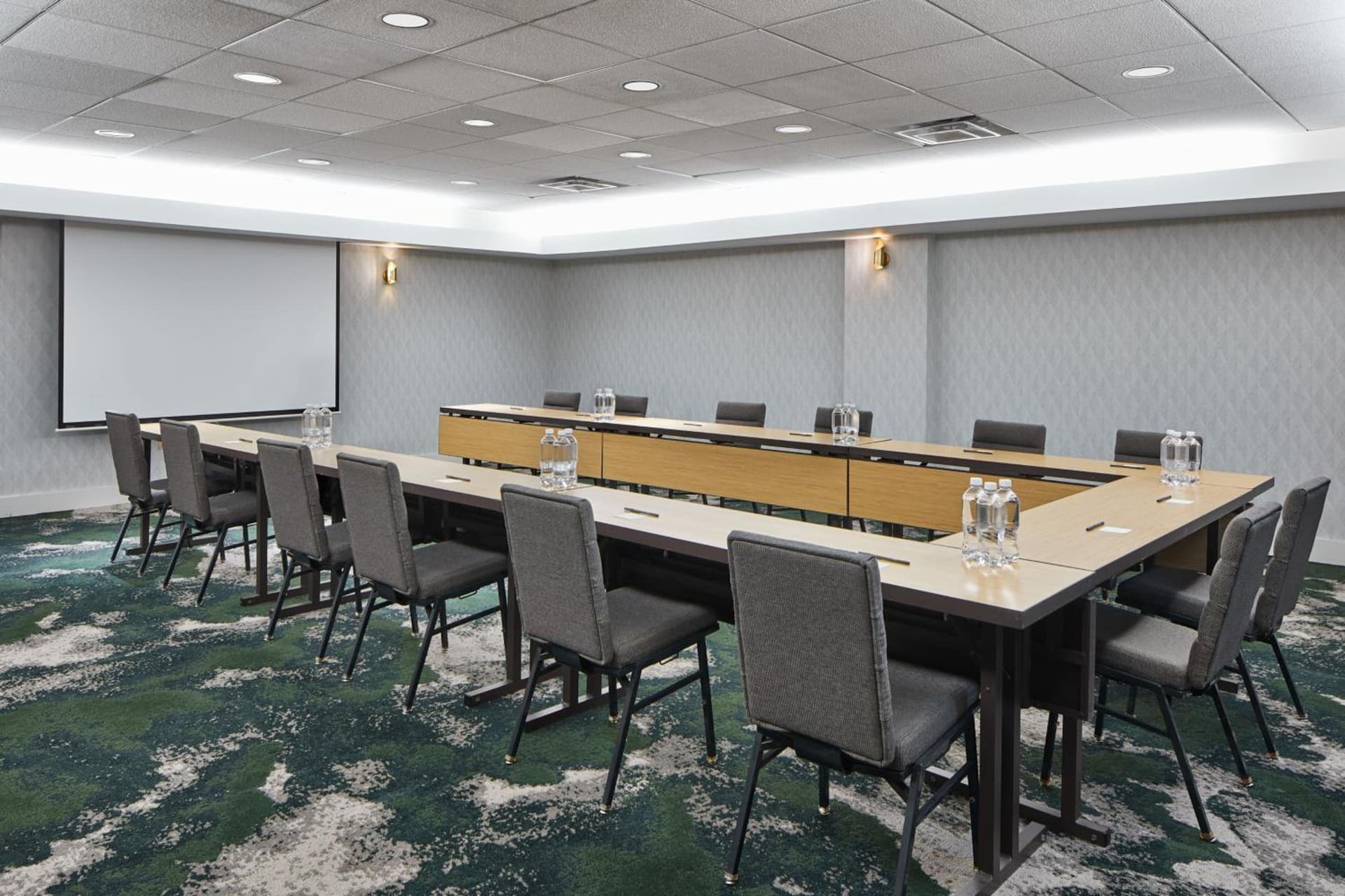 Courtyard by Marriott Nashville Downtown interior in Nashville, TN — gallery photo 2