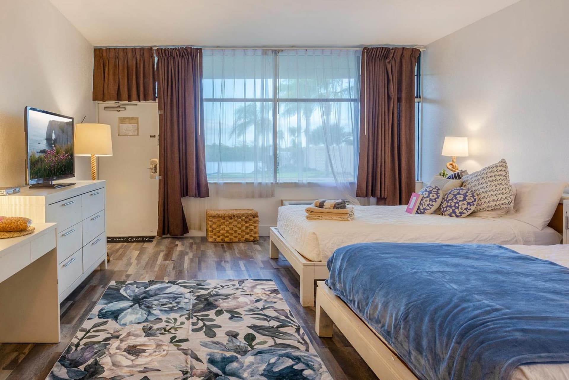 TAMPA BAY, BEACH step away, WIFI, FREE PARKING,POOLS, JACUZZI gallery photo in Ruskin, FL — image 88