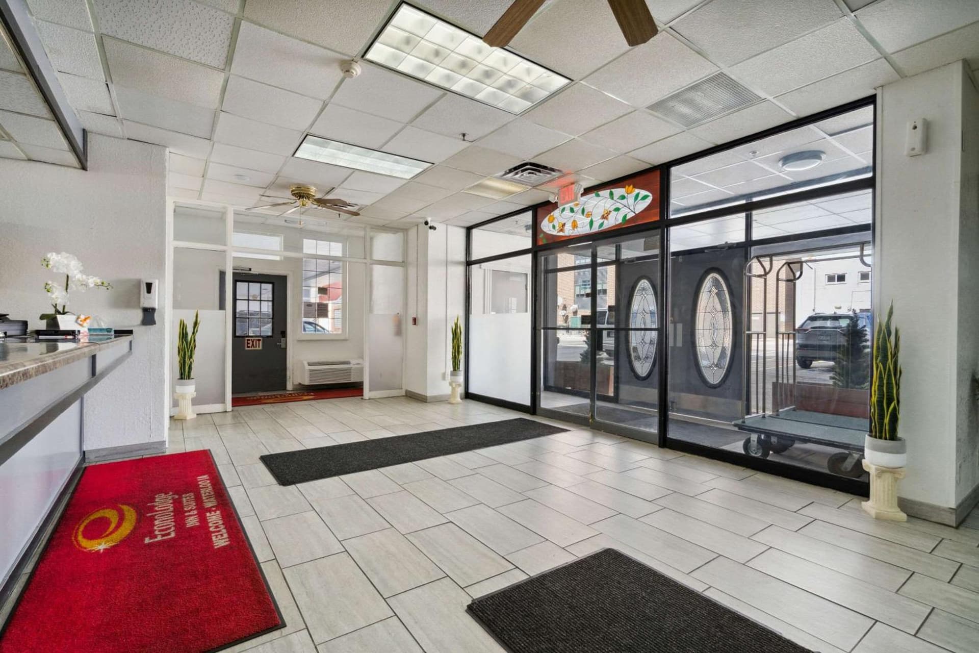 Econo Lodge Inn & Suites Waterloo Downtown gallery photo in Waterloo, IA — image 10