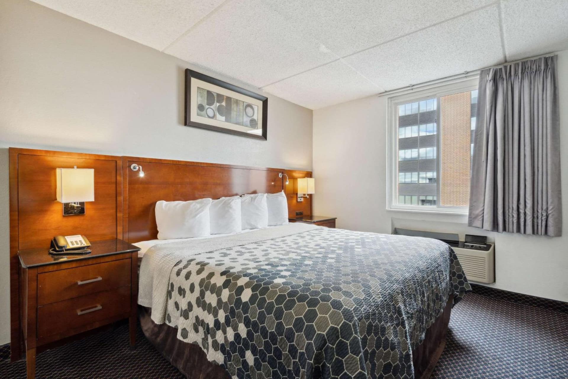 Econo Lodge Inn & Suites Waterloo Downtown gallery photo in Waterloo, IA — image 9