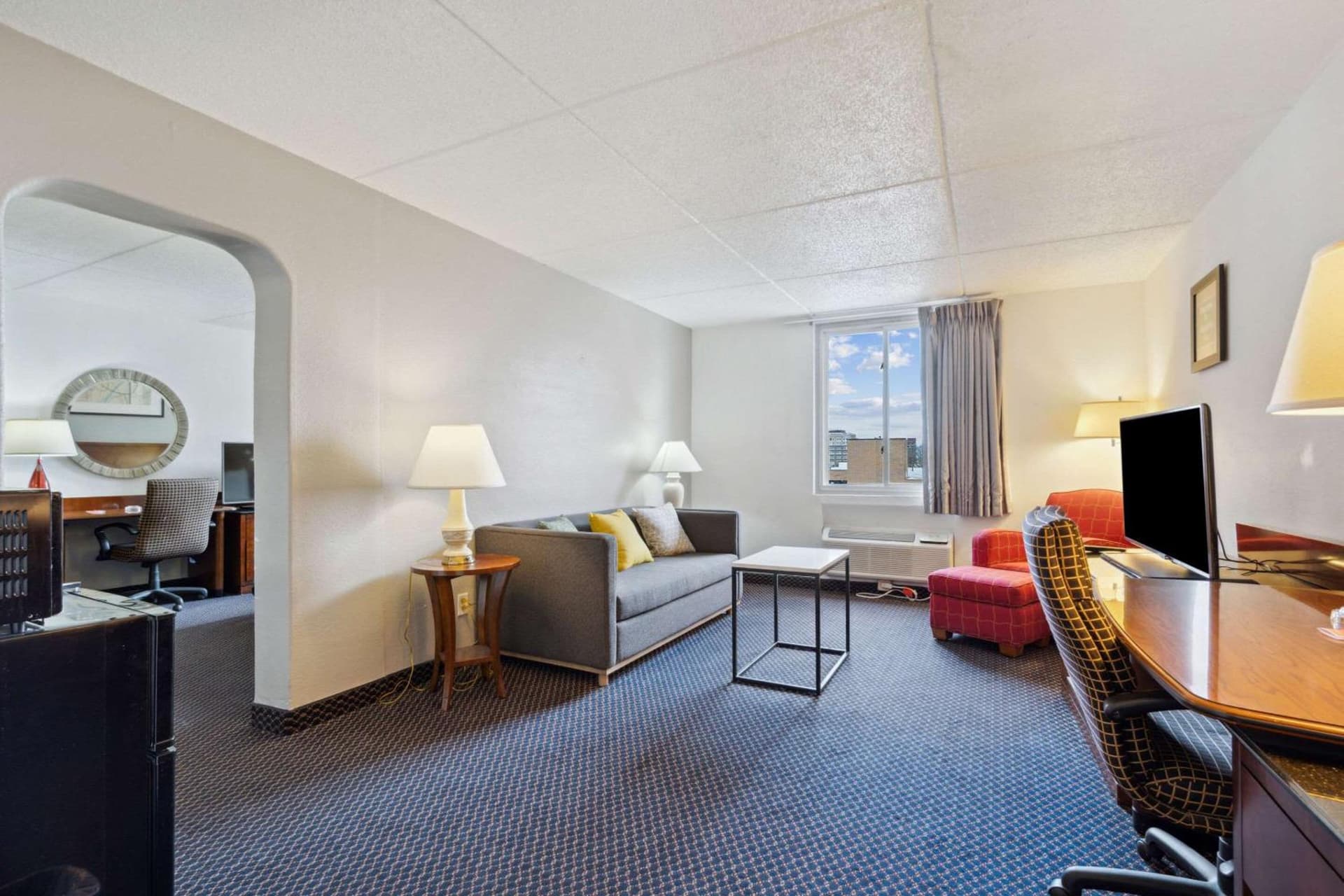 Econo Lodge Inn & Suites Waterloo Downtown gallery photo in Waterloo, IA — image 4