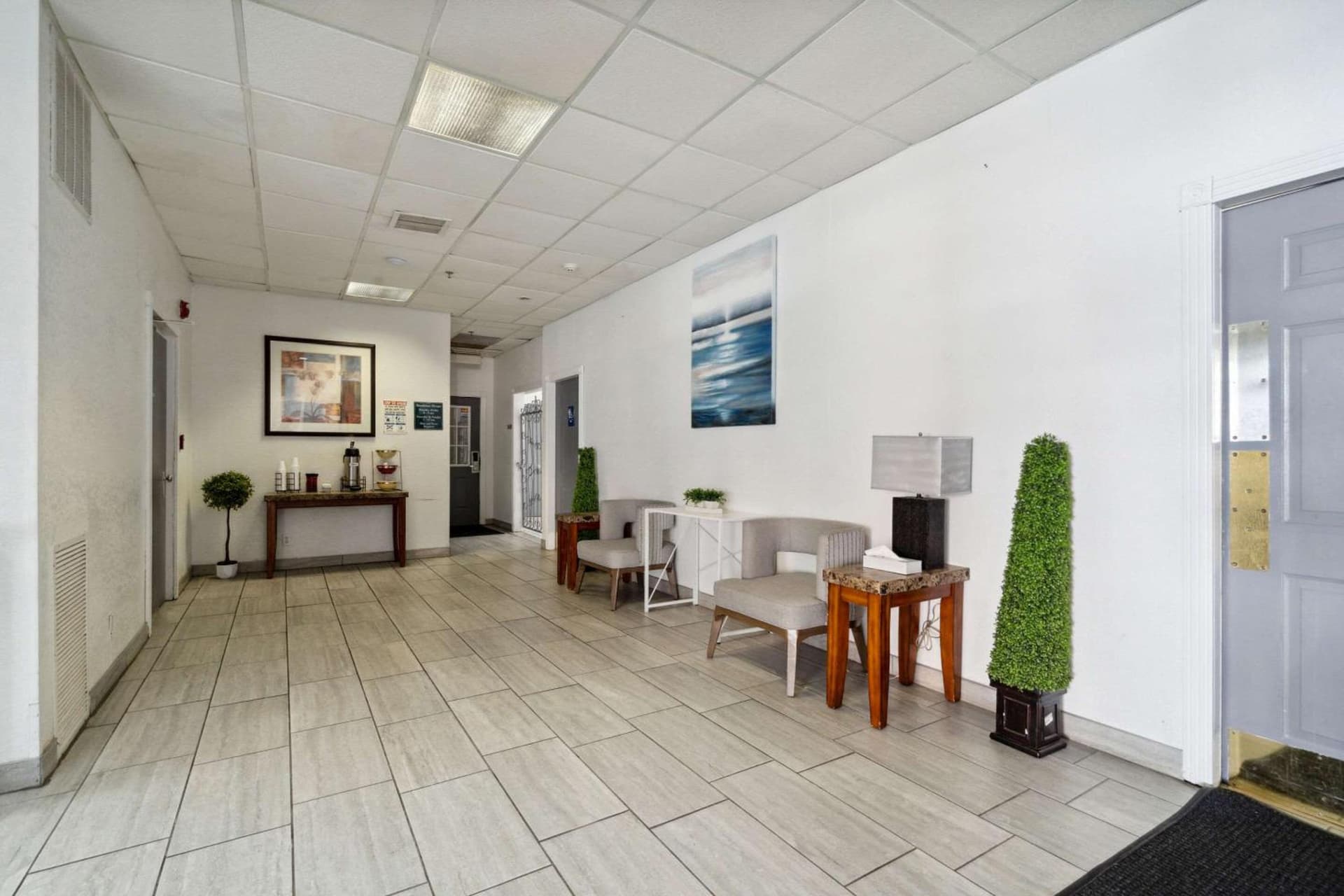 Econo Lodge Inn & Suites Waterloo Downtown gallery photo in Waterloo, IA — image 8