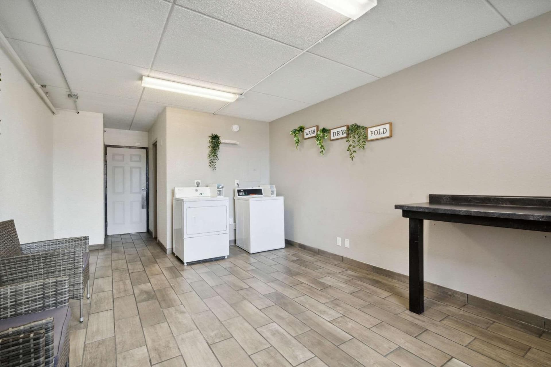 Econo Lodge Inn & Suites Waterloo Downtown gallery photo in Waterloo, IA — image 23