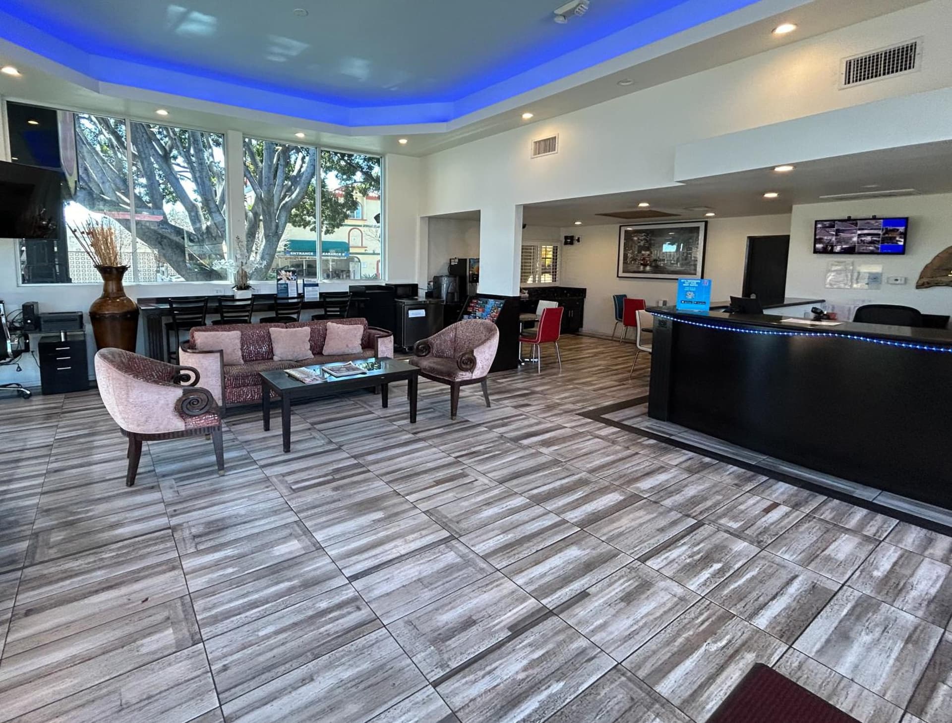 Motel 6 Pasadena, CA Old Town Pasadena Area interior in Pasadena, CA — gallery photo 2