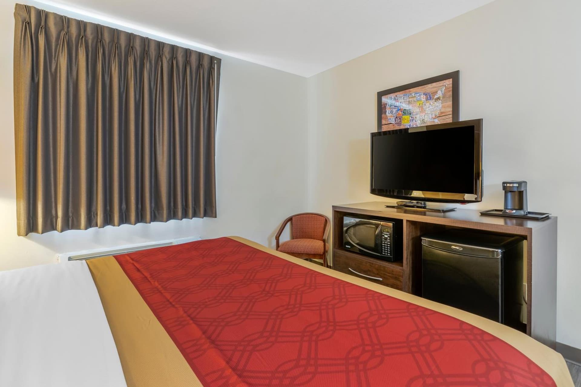 Econo Lodge Inn & Suites Des Moines Fairgrounds Area gallery photo in Des Moines, IA — image 36