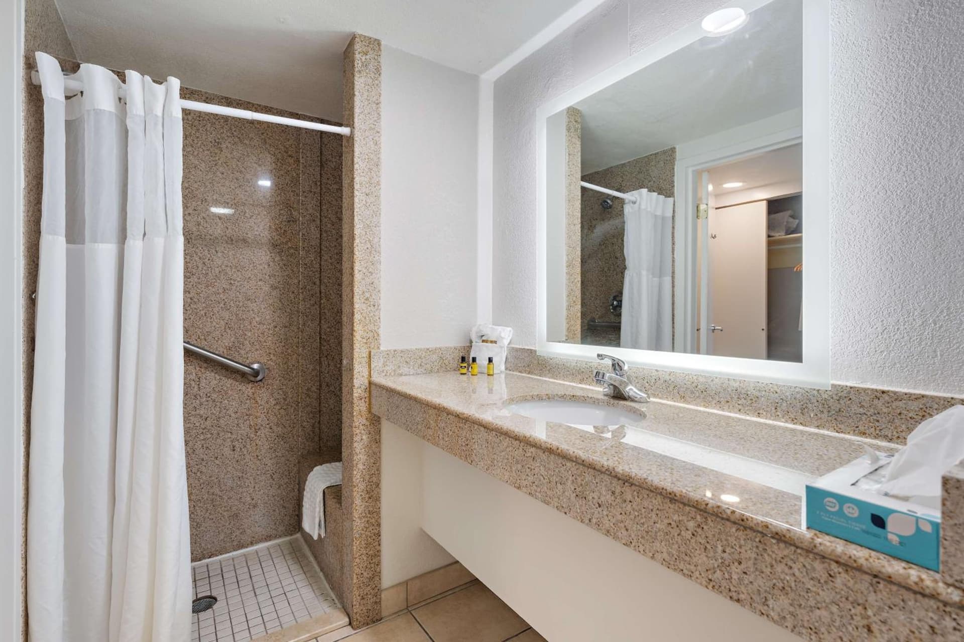 Best Western Plus Chesapeake Bay-Norfolk gallery photo in Norfolk, VA — image 10