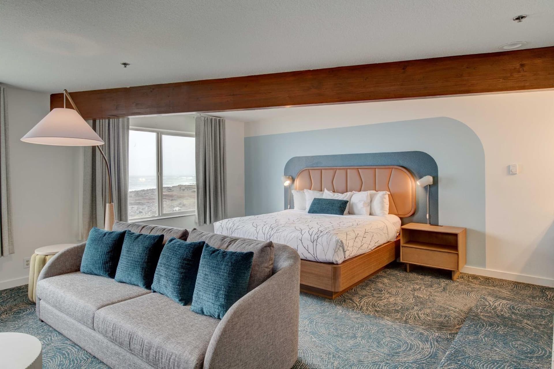 Adobe Resort interior in Yachats, OR — gallery photo 2