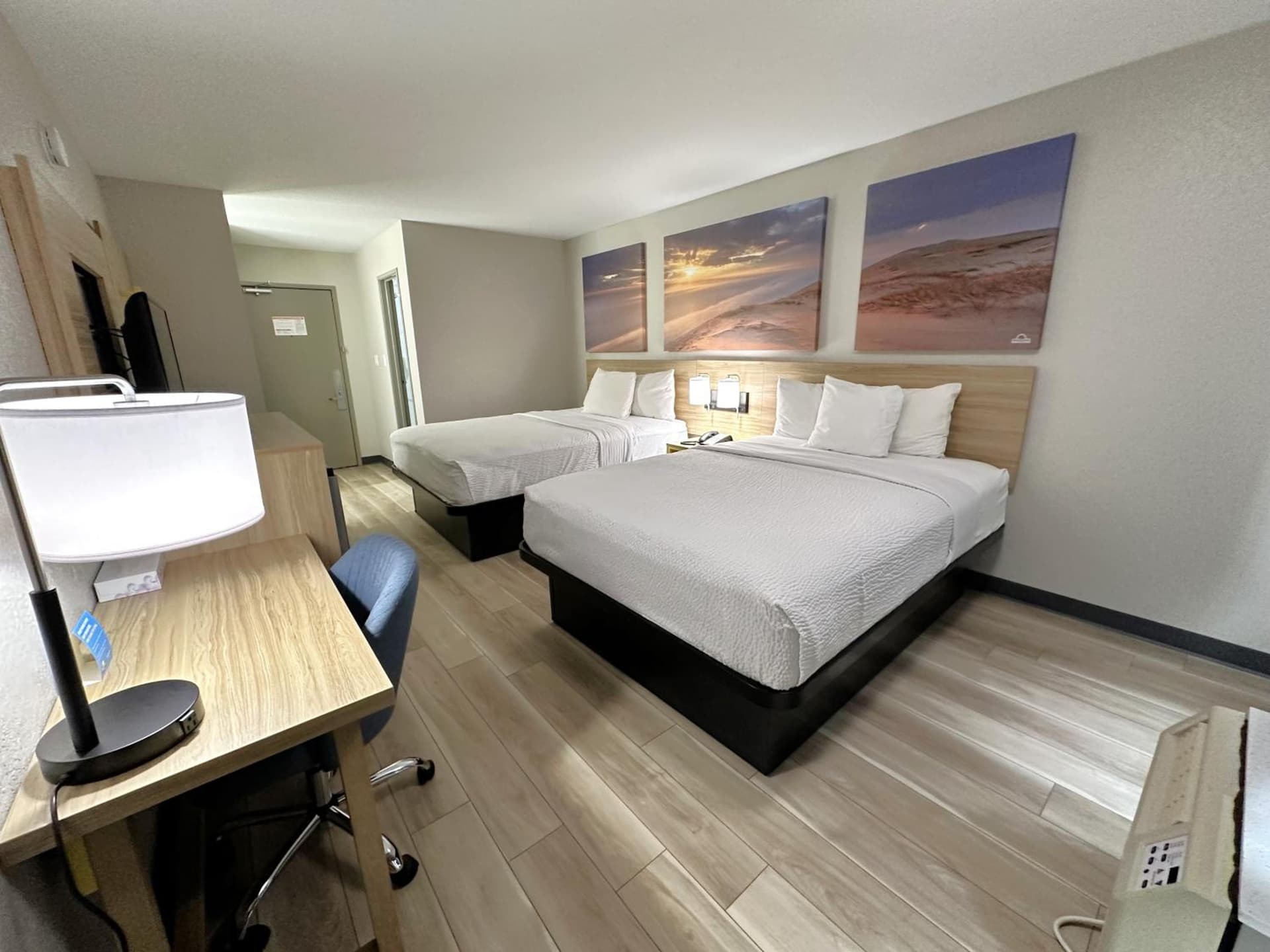Days Inn by Wyndham Holland property views in Holland, MI — gallery photo 3