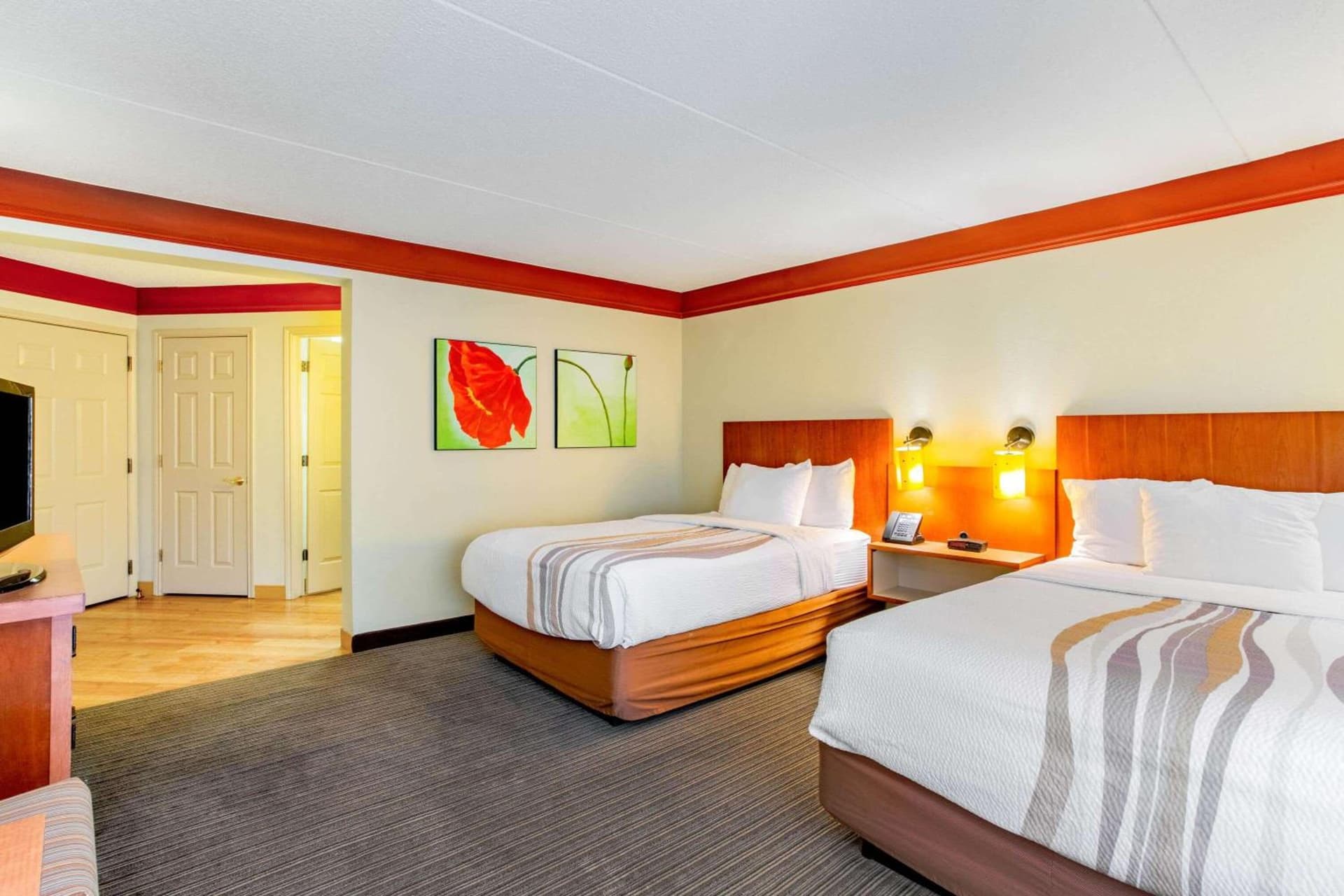 La Quinta by Wyndham Raleigh/Durham Southpoint interior in Durham, NC — gallery photo 2