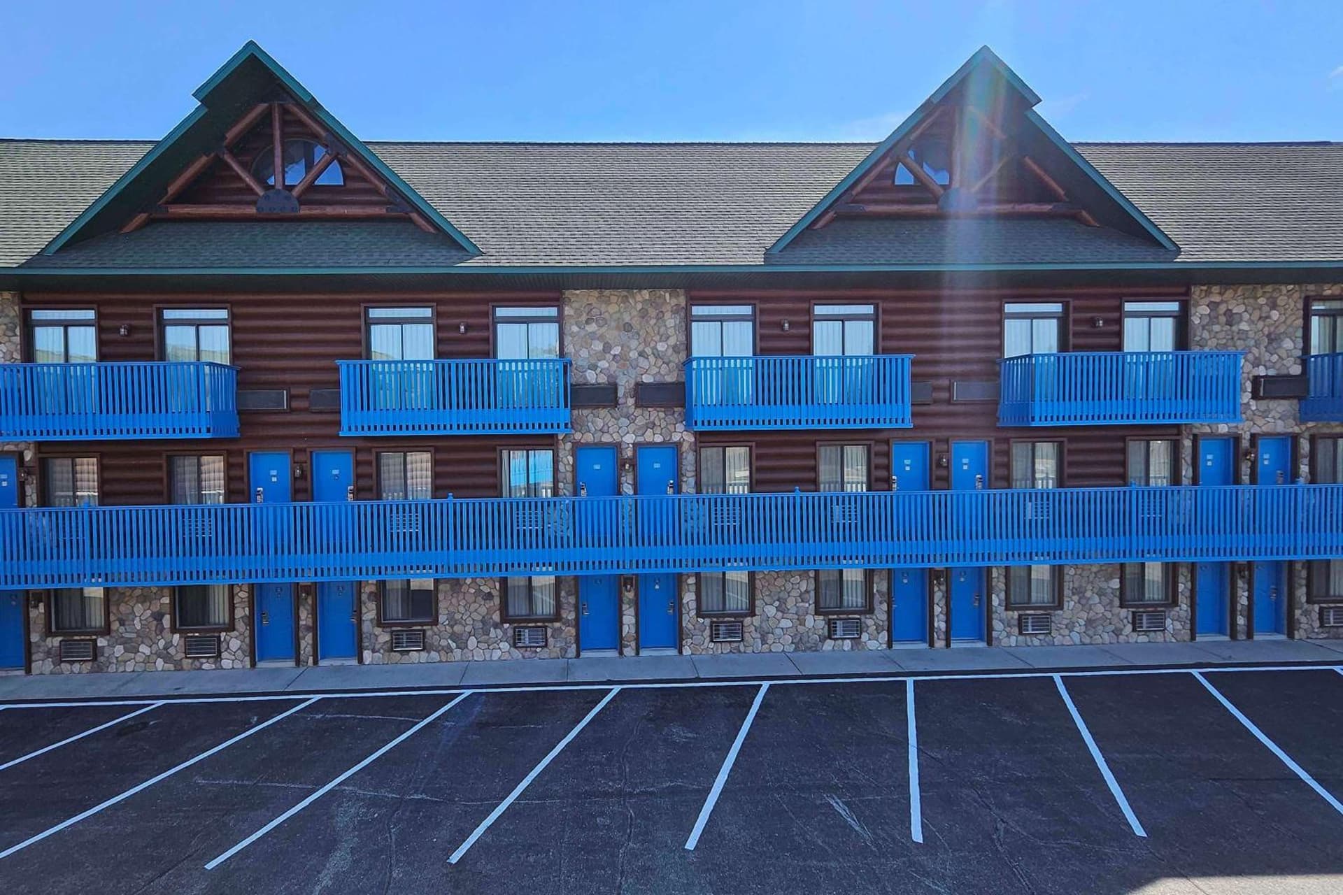 Days Inn by Wyndham Mackinaw City - Bridgeview Area — hotel in Mackinaw City, Michigan
