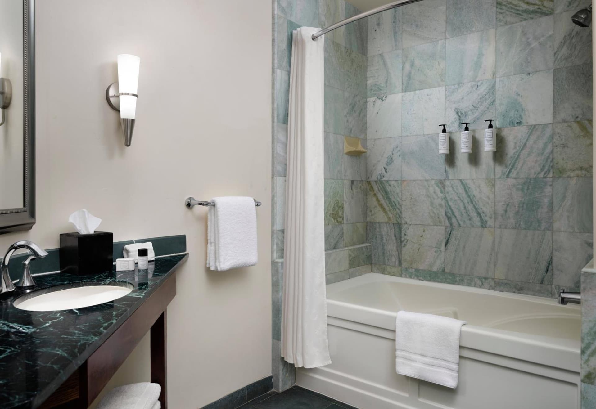 El Colibri Hotel & Spa gallery photo in Cambria, CA — image 4