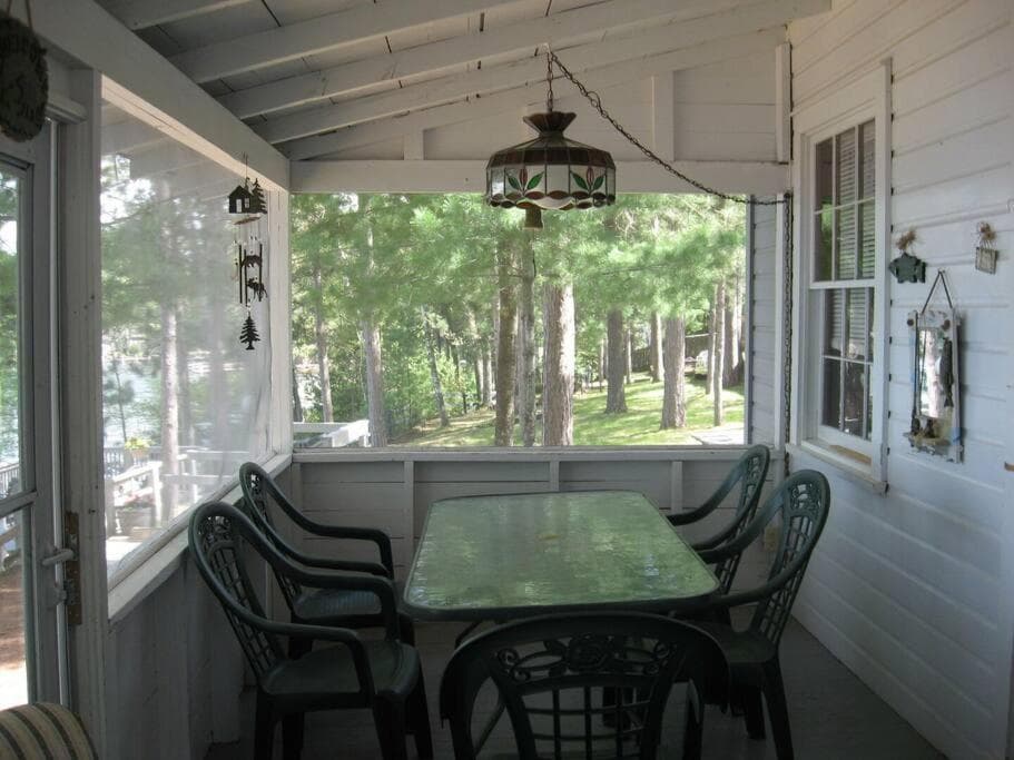 Bristol Cottage- Coachlite Resort in Minocqua interior in Minocqua, WI — gallery photo 2
