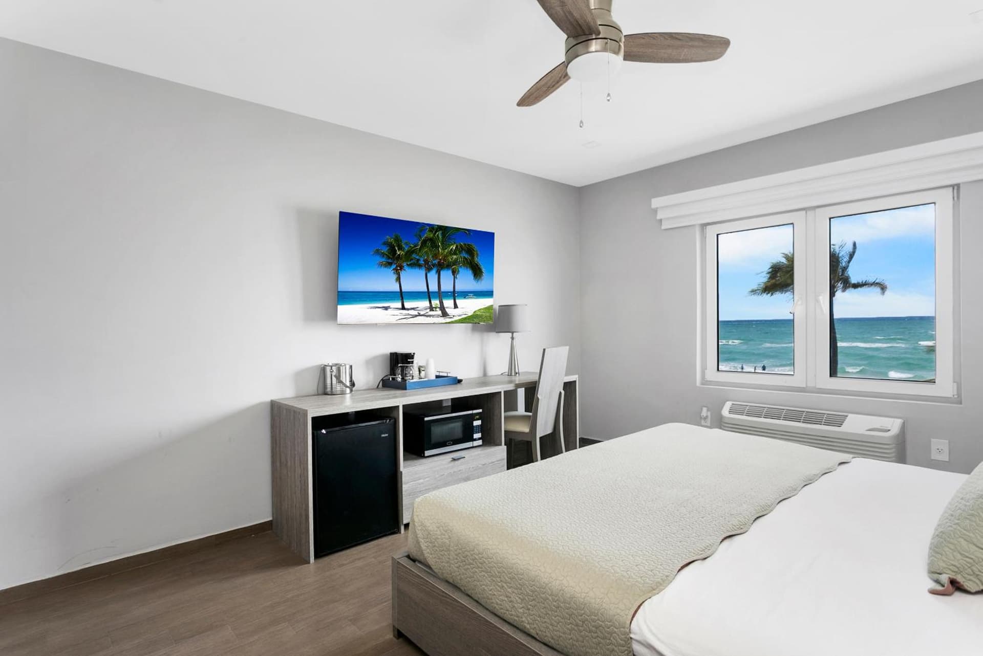 Hotel Sheldon gallery photo in Hollywood, FL — image 48