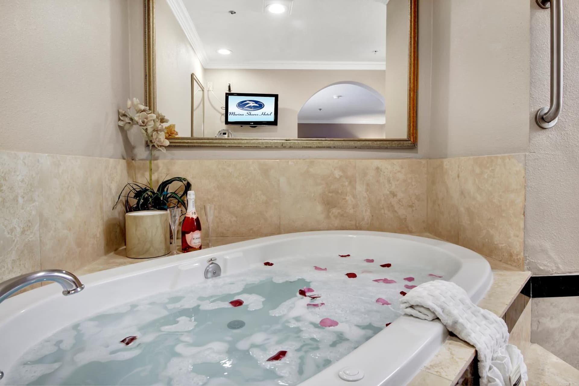 Best Western Plus Marina Shores Hotel gallery photo in Dana Point, CA — image 22