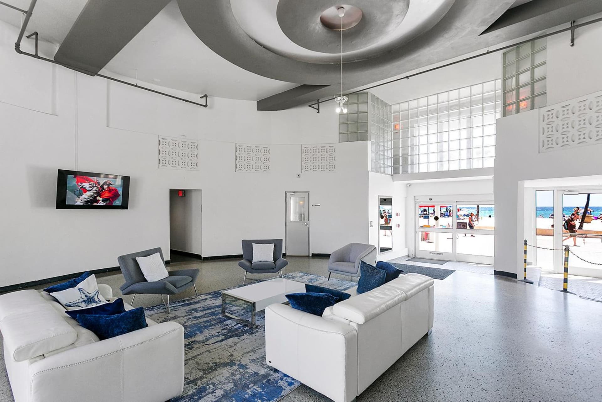 Hotel Sheldon property views in Hollywood, FL — gallery photo 3