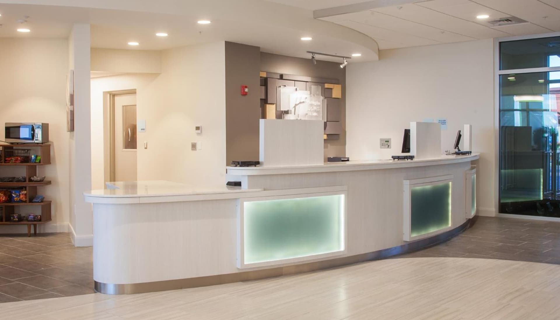 Holiday Inn Express & Suites Panama City Beach - Beachfront by IHG gallery photo in Panama City Beach, FL — image 7
