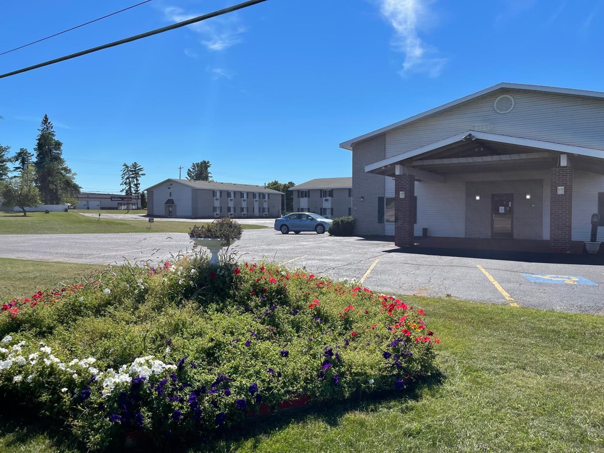 Iron Mountain Inn & Suites MI US 2 featured exterior or lobby in Iron Mountain, MI — similar hotel