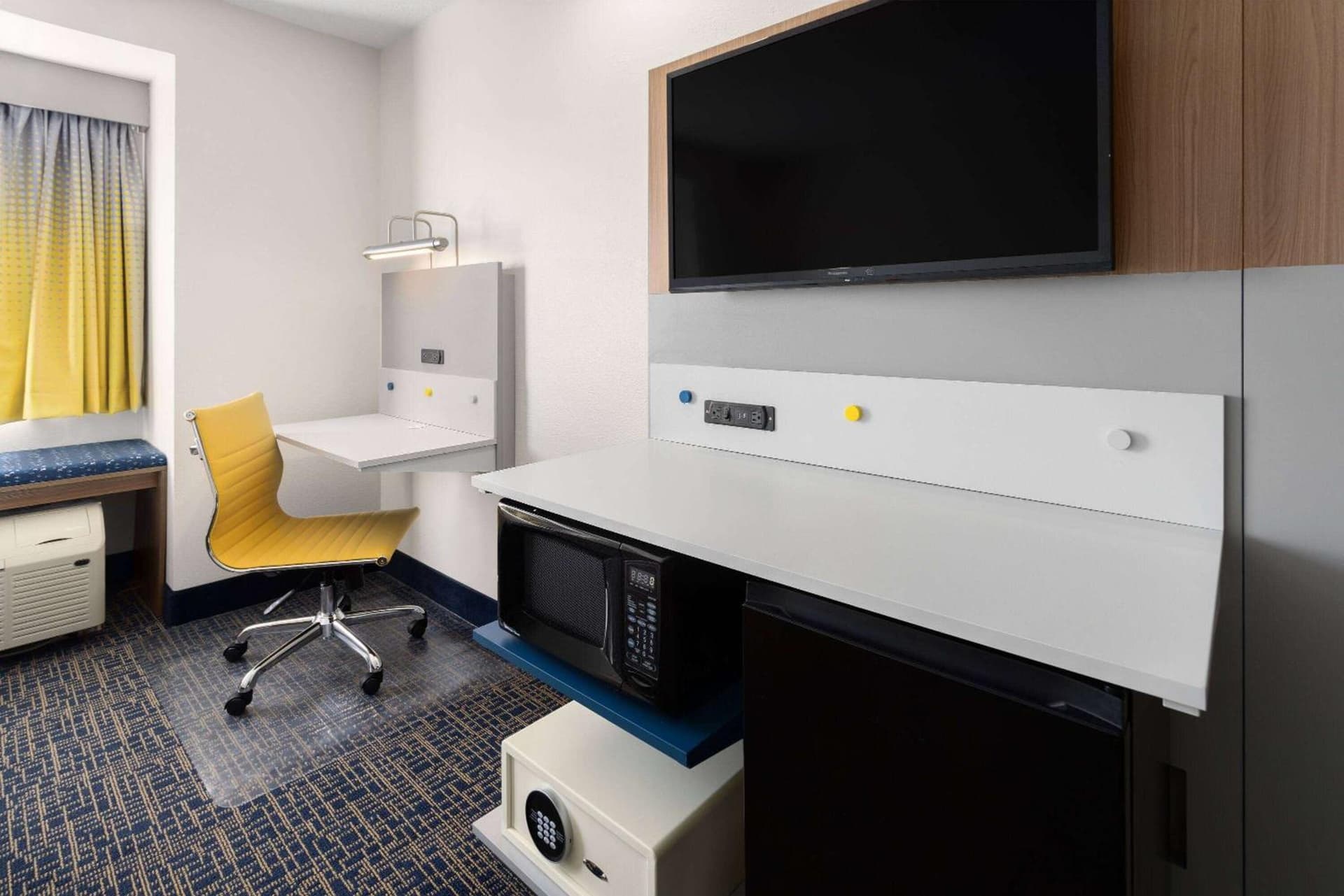 Microtel Inn and Suites Dover property views in Dover, DE — gallery photo 3