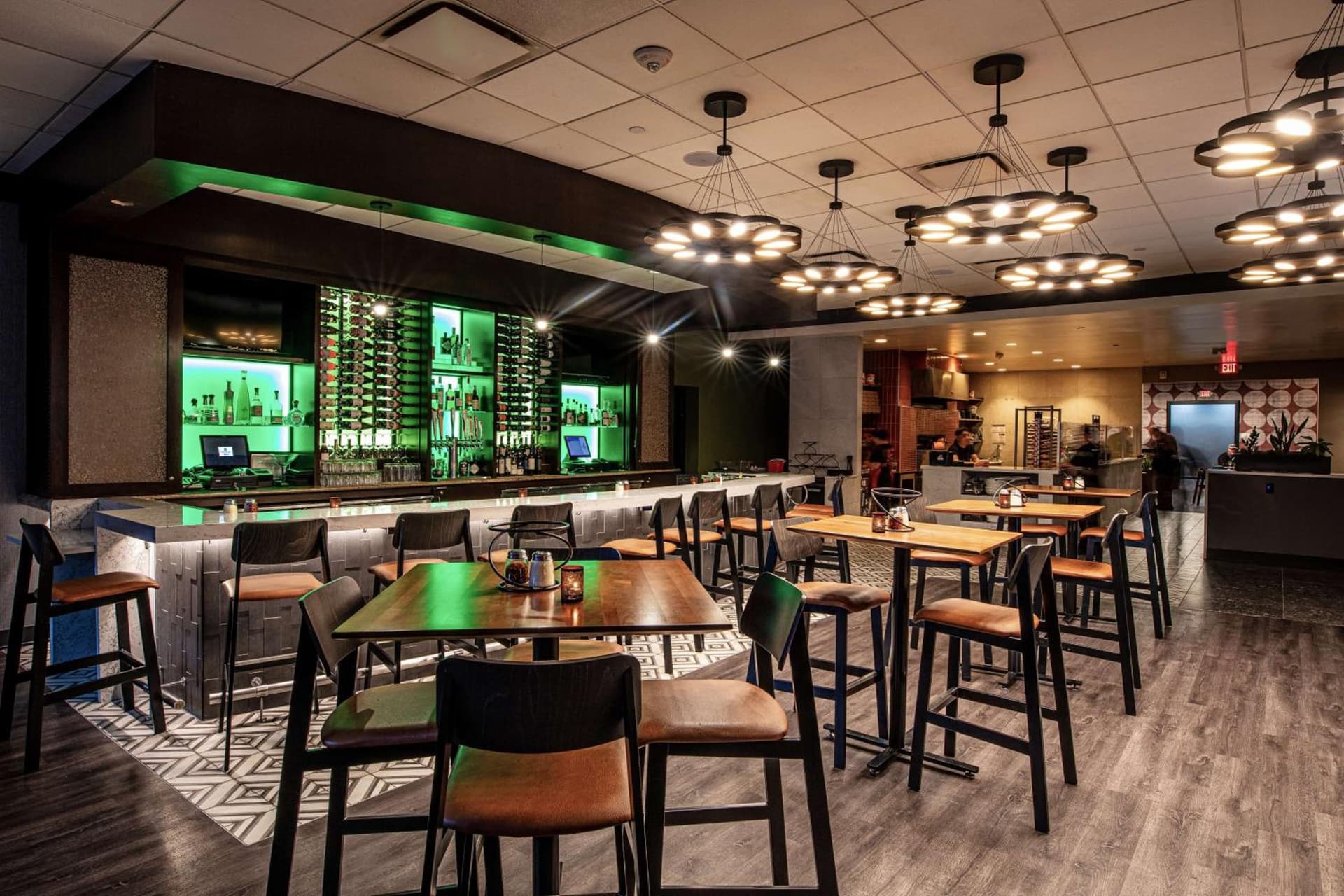 Embassy Suites by Hilton Chicago O'Hare Rosemont gallery photo in Rosemont, IL — image 20