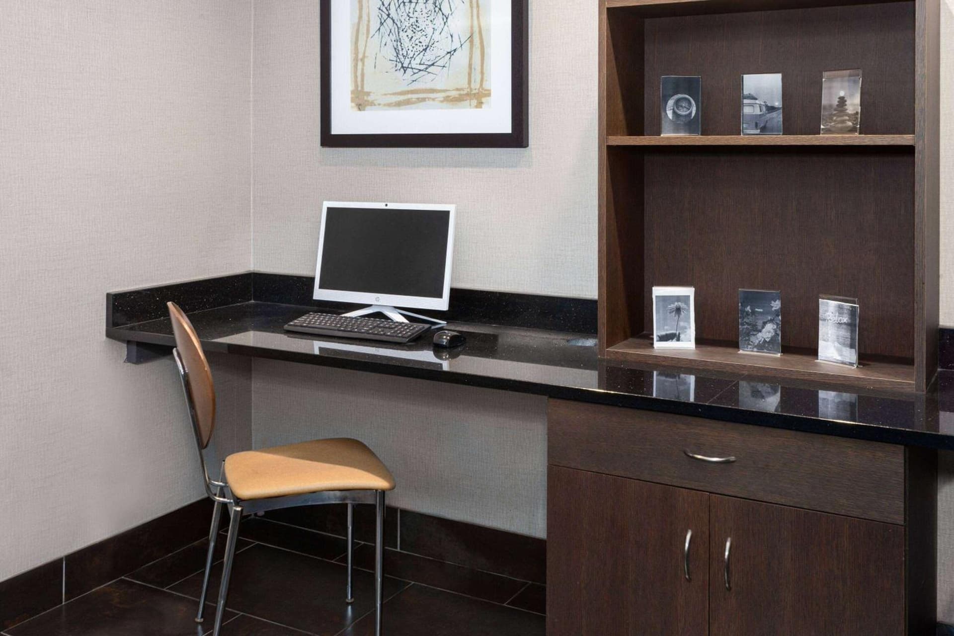 Super 8 by Wyndham Copley Akron interior in Copley, OH — gallery photo 2