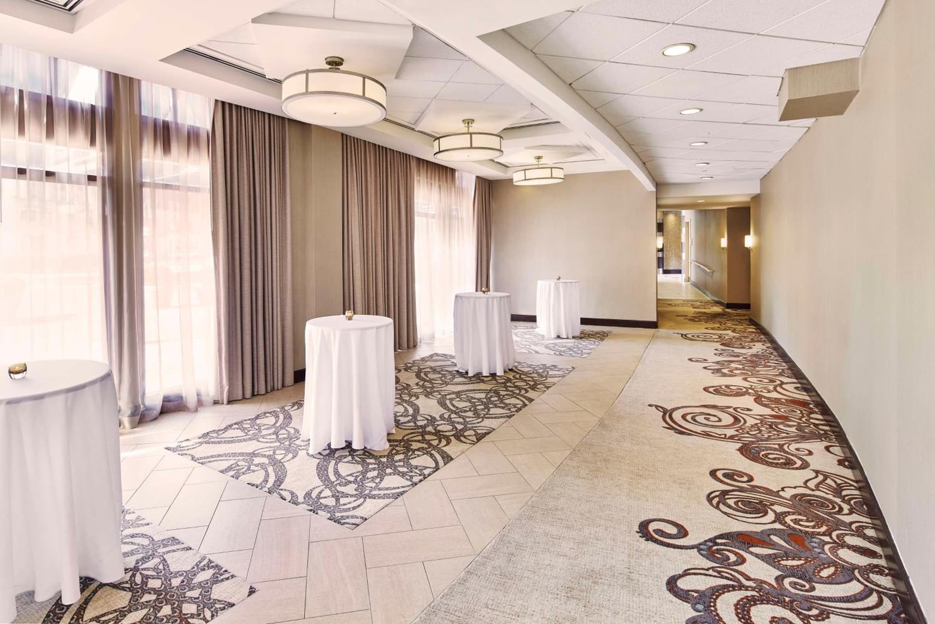 Embassy Suites by Hilton Alexandria Old Town gallery photo in Alexandria, VA — image 17