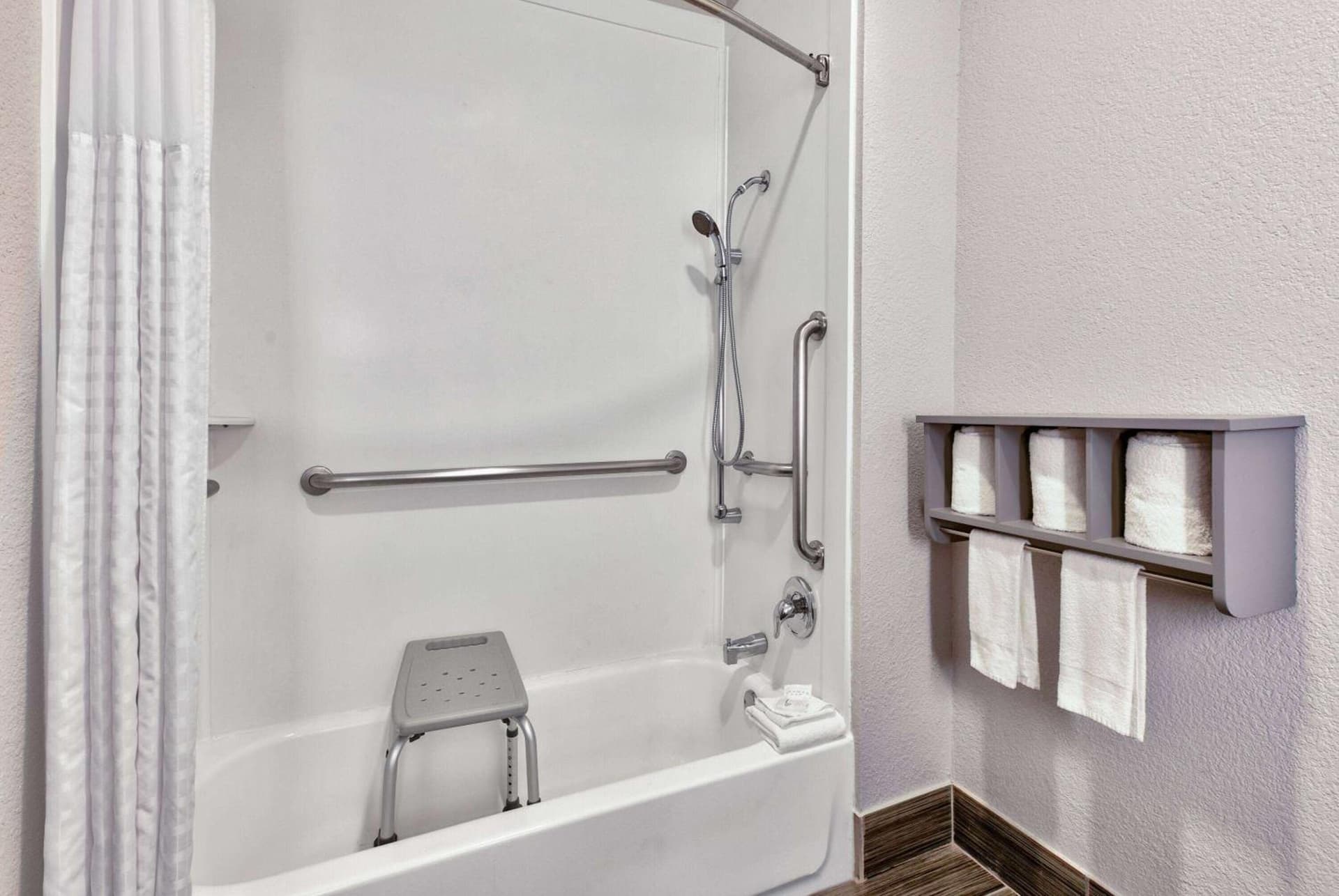 La Quinta by Wyndham Dallas - Las Colinas gallery photo in Irving, TX — image 22
