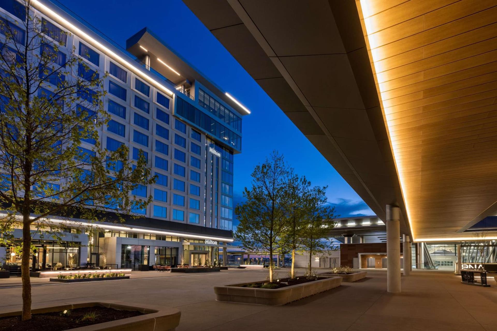 Hilton BNA Nashville Airport Terminal gallery photo in Nashville, TN — image 36