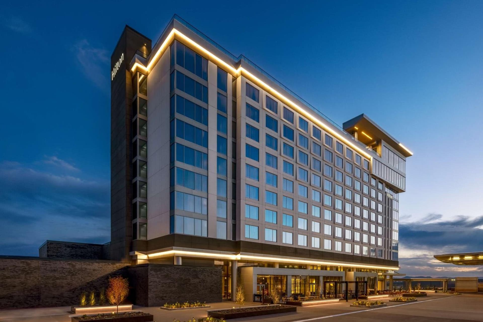 Hilton BNA Nashville Airport Terminal gallery photo in Nashville, TN — image 39