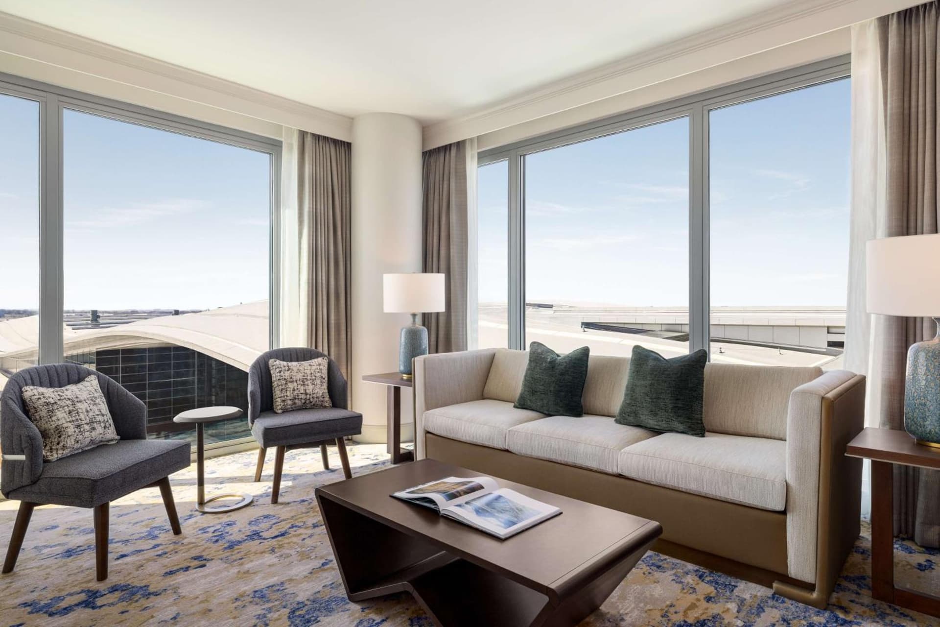 Hilton BNA Nashville Airport Terminal gallery photo in Nashville, TN — image 43