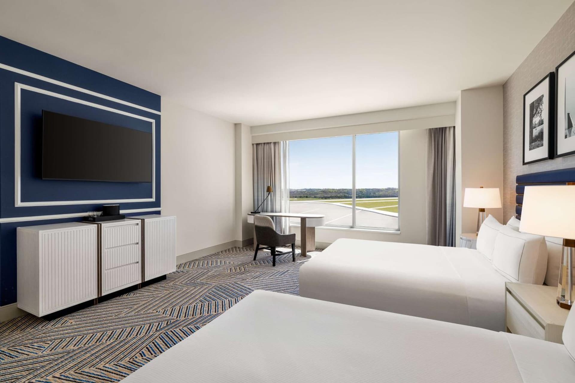 Hilton BNA Nashville Airport Terminal gallery photo in Nashville, TN — image 12