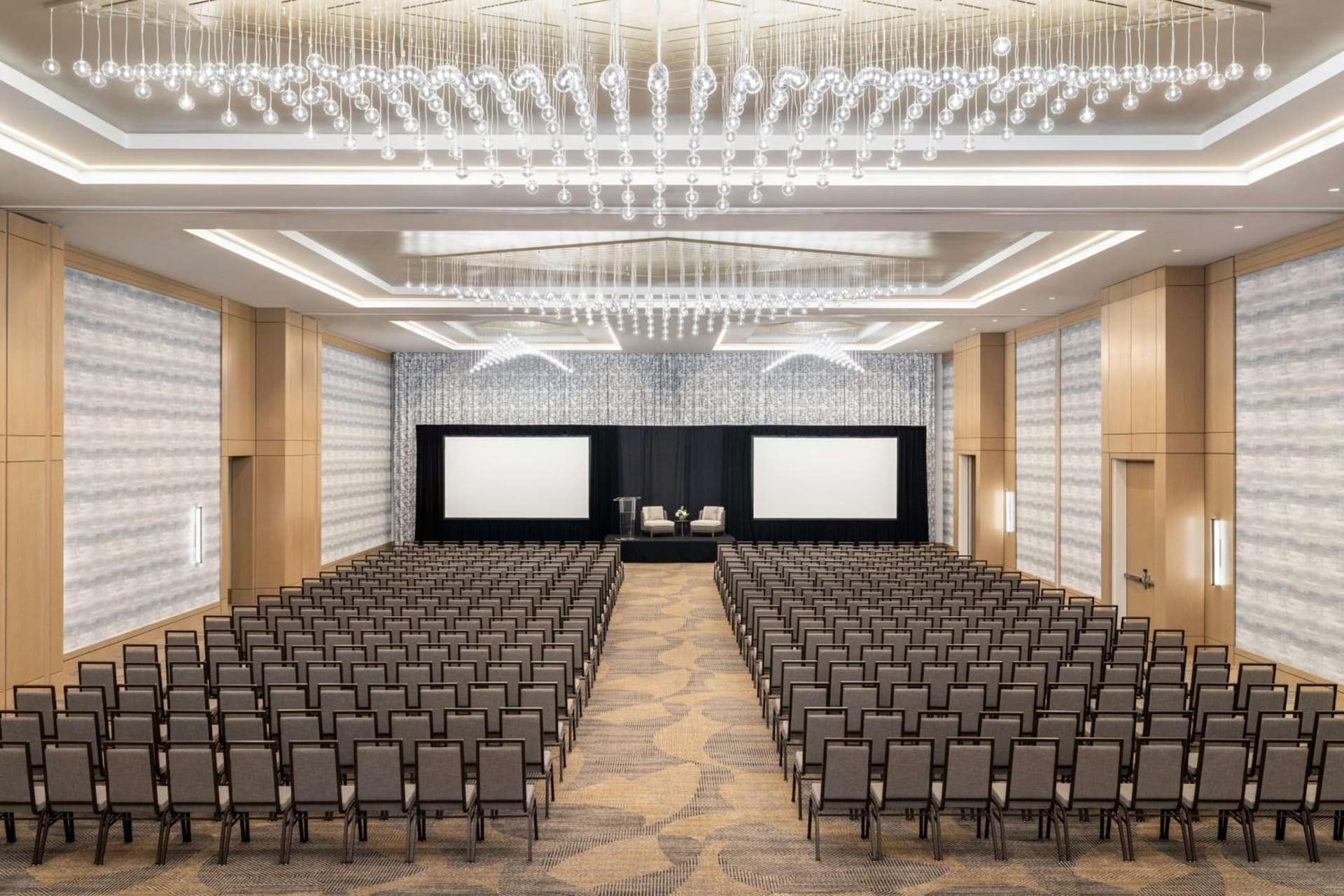 Hilton BNA Nashville Airport Terminal gallery photo in Nashville, TN — image 23