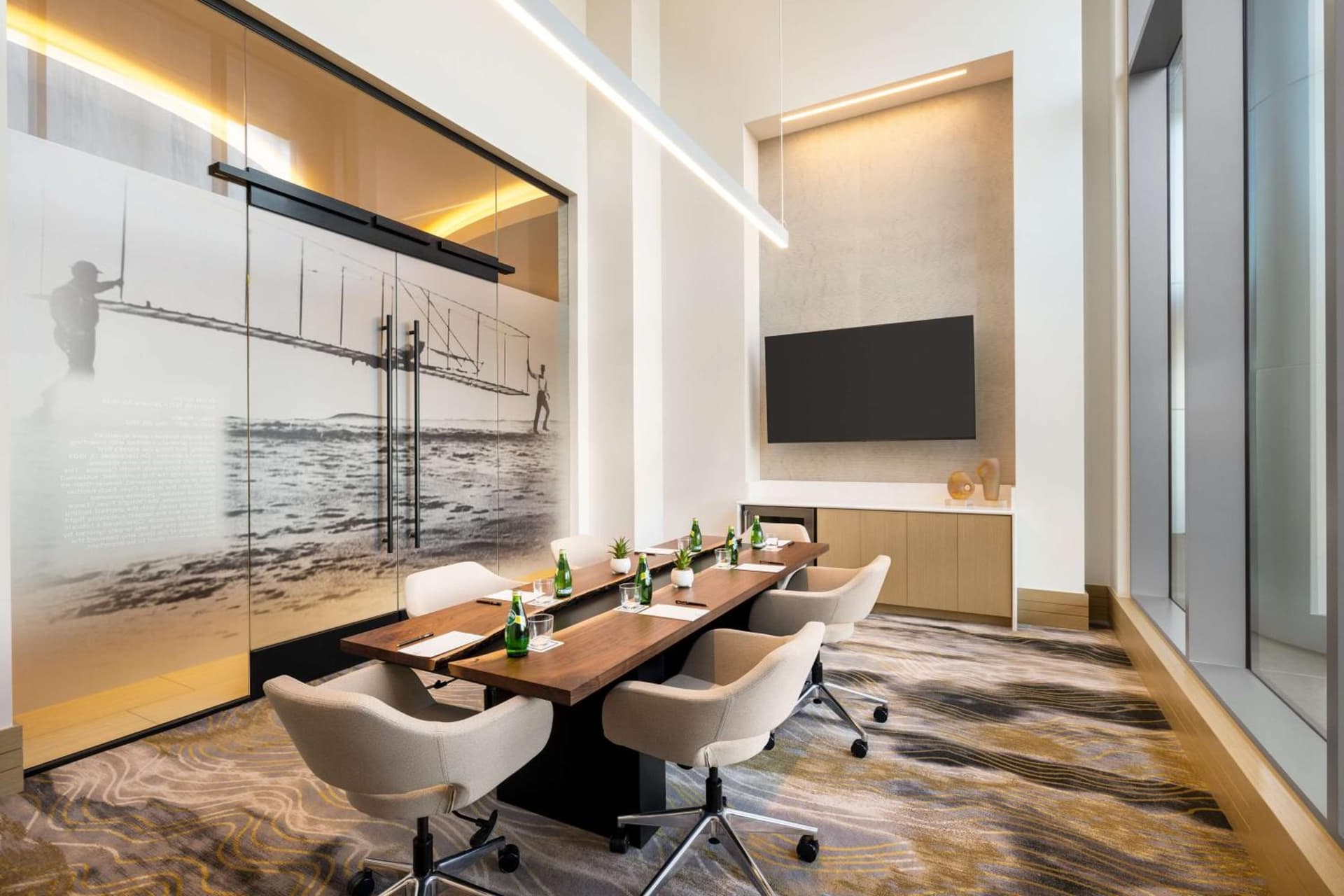 Hilton BNA Nashville Airport Terminal gallery photo in Nashville, TN — image 27