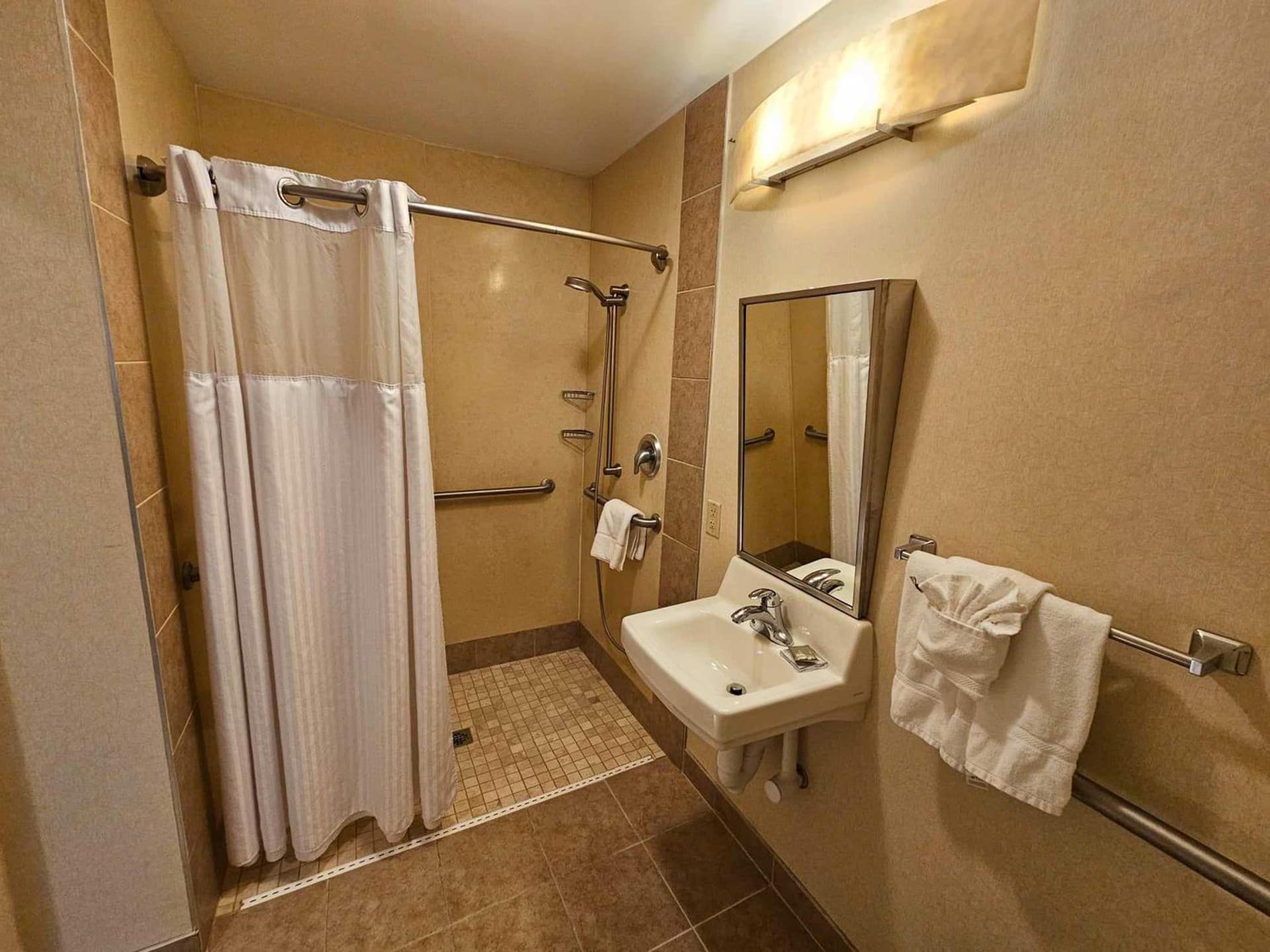 Radisson Hotel Freehold gallery photo in Freehold, NJ — image 13