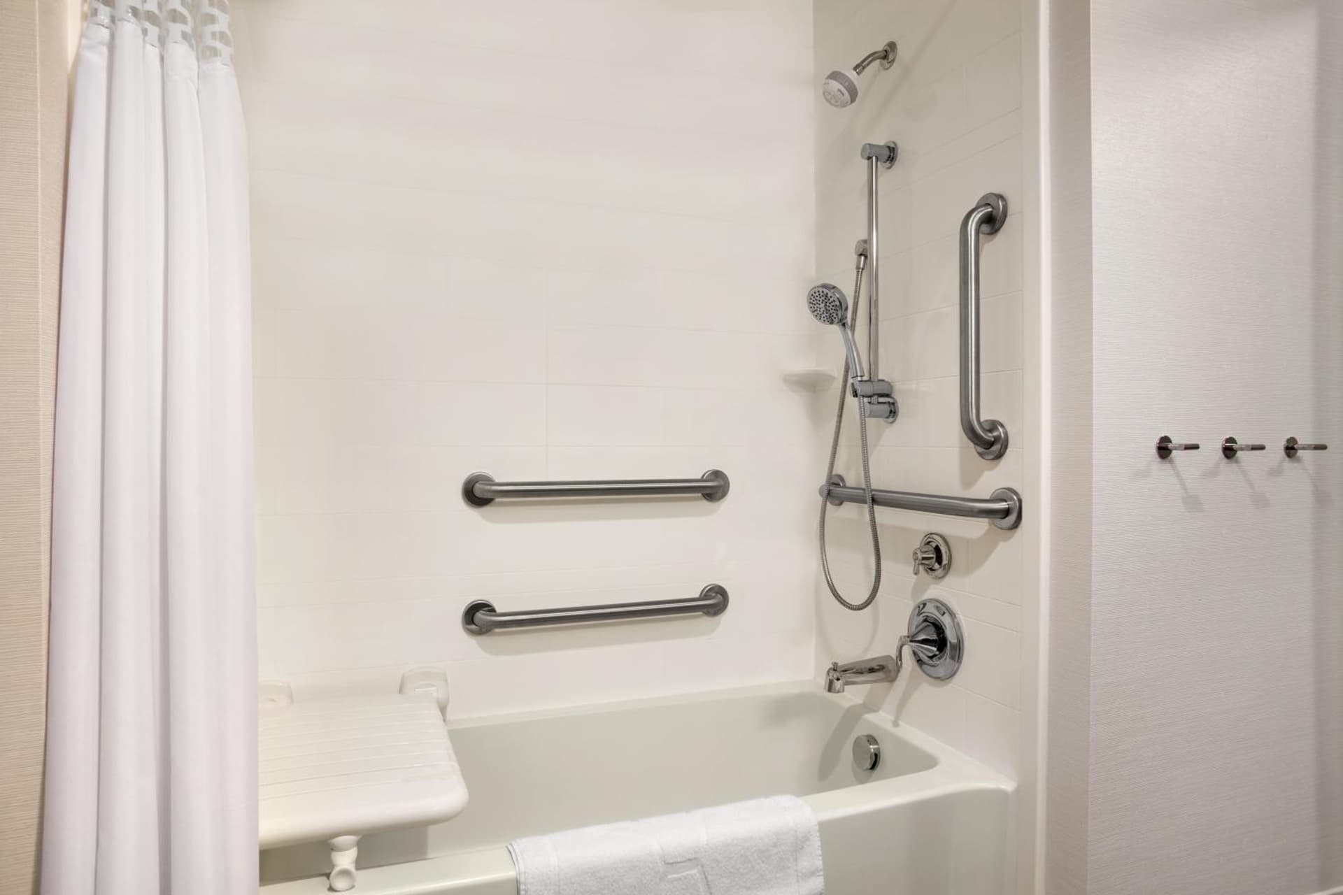 Hampton Inn & Suites Minooka gallery photo in Channahon, IL — image 10