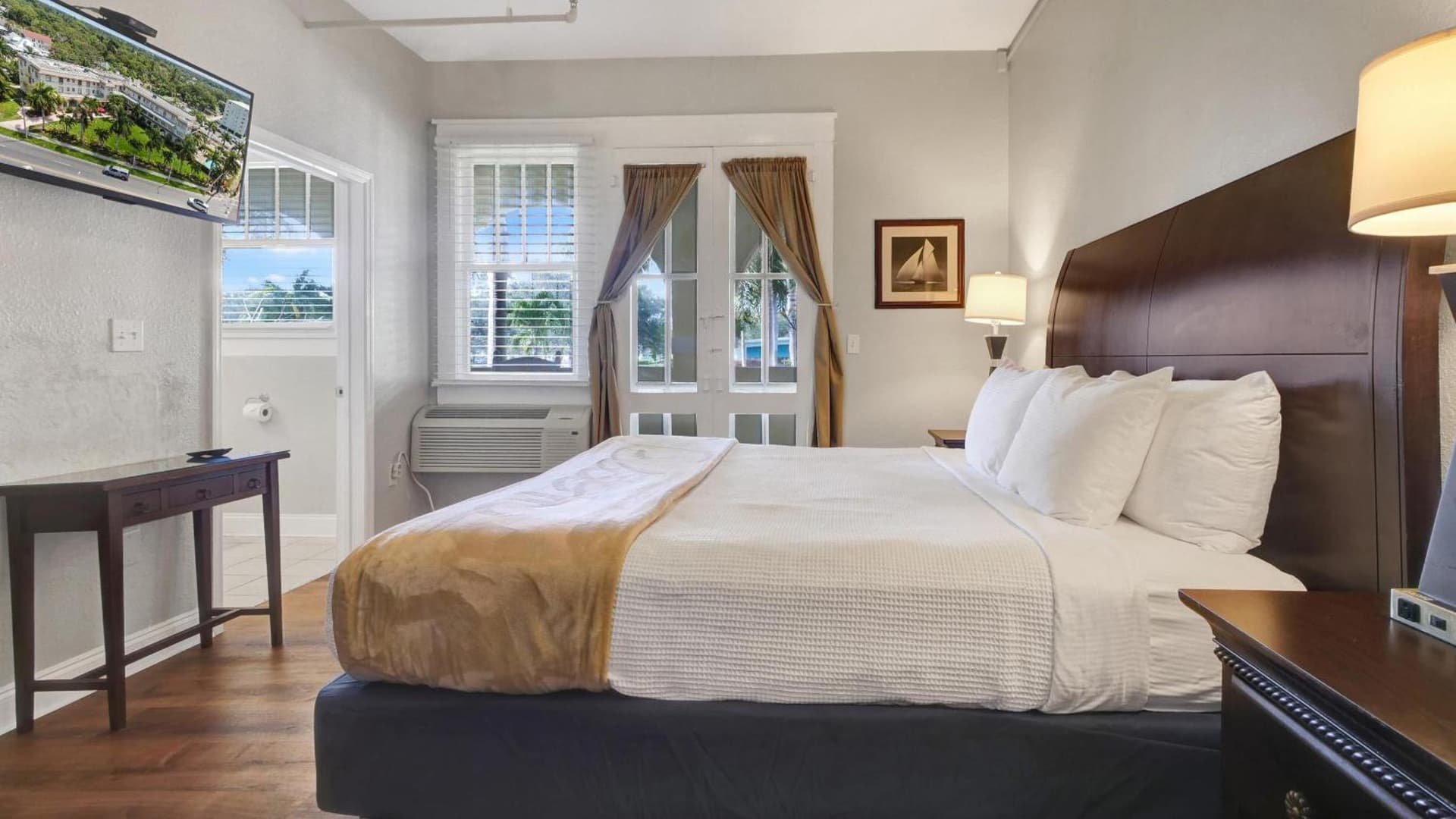 Crystal Bay Historic Hotel gallery photo in St Petersburg, FL — image 100