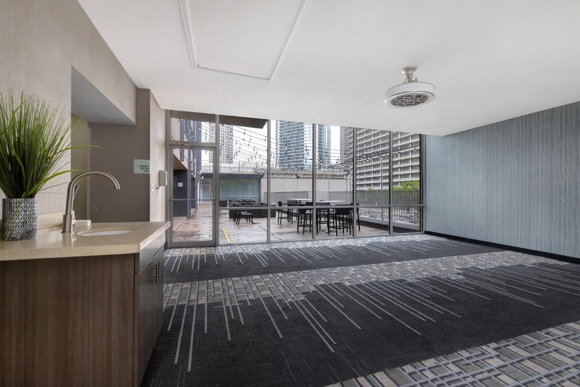 Holiday Inn Houston Downtown by IHG gallery photo in Houston, TX — image 81