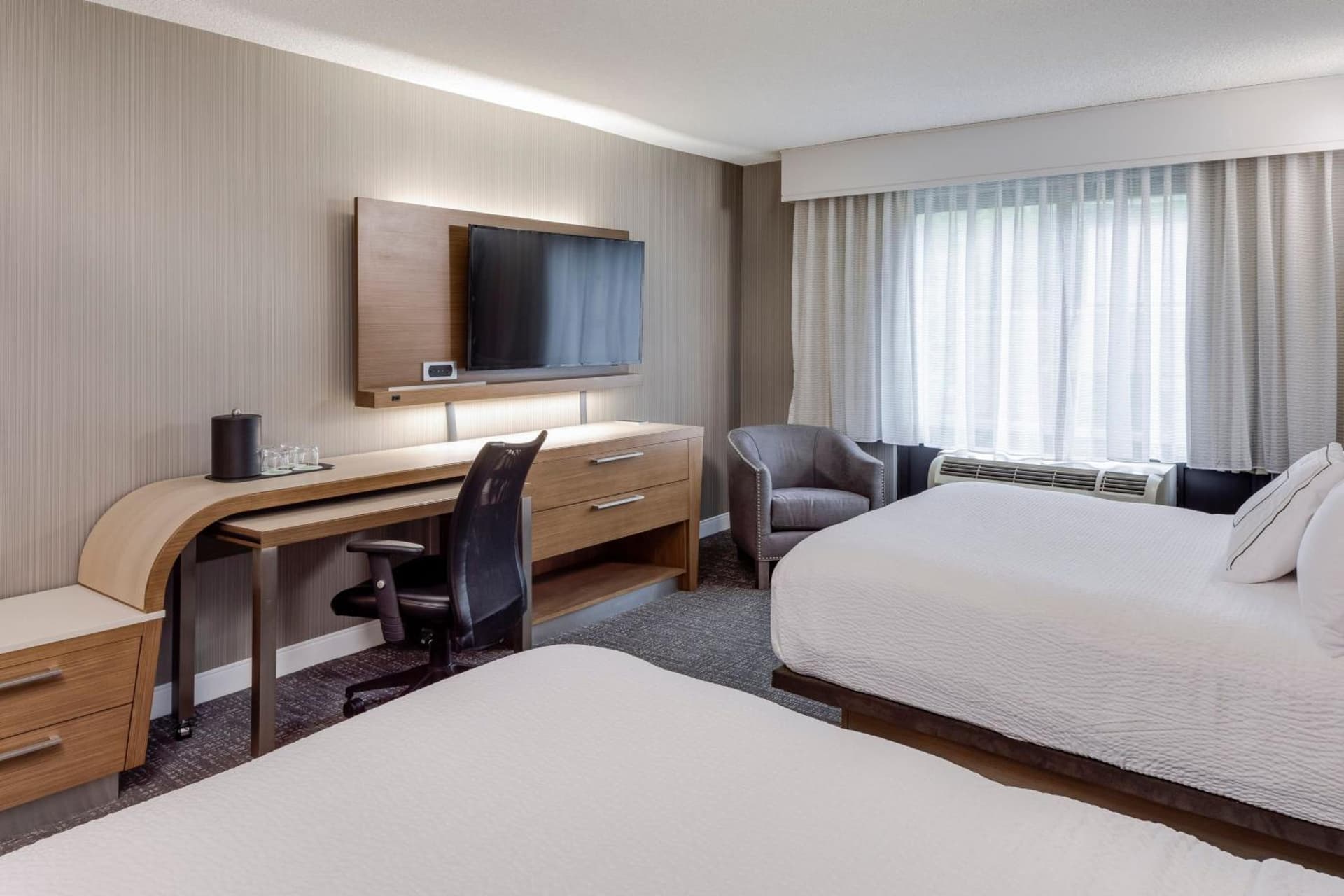 Courtyard by Marriott Portsmouth gallery photo in Portsmouth, NH — image 10